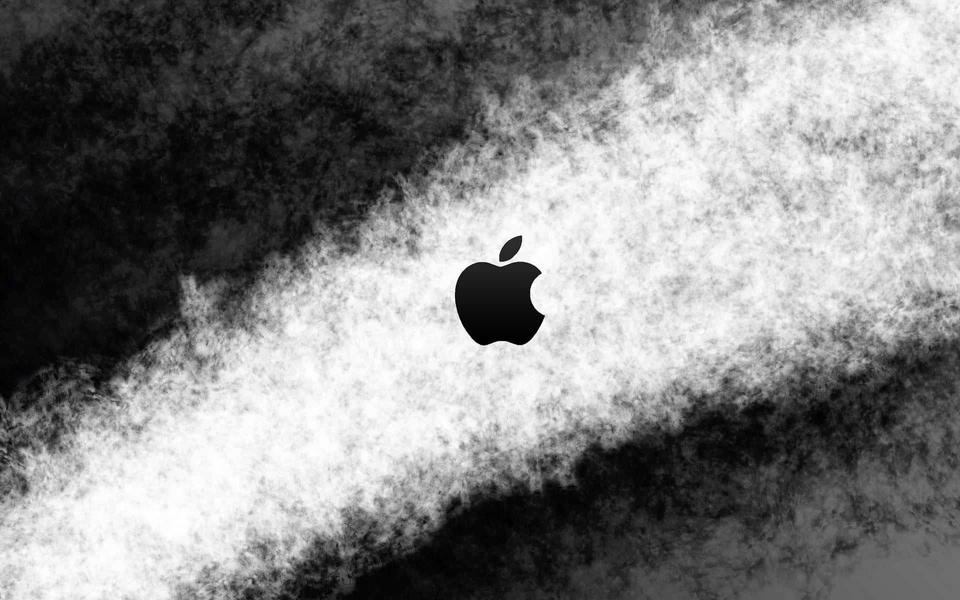 桌布 壁紙 — 一個鮮明的黑色Apple標誌從旋轉的黑白煙霧中浮現，背景為深色紋理。