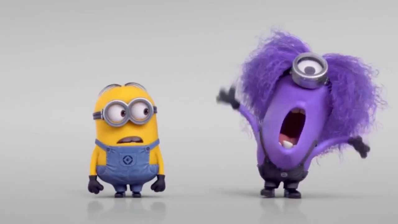 邪惡小小兵 桌布 壁紙 — 一個黃色Minion看起來很震驚，而一個紫色頭髮的Minion正用狂野的紫色頭髮尖叫。
