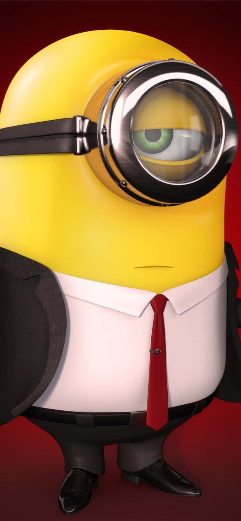Minion 桌布 壁紙 — 一個黃色小小兵穿著黑色西裝、白色襯衫和紅色領帶，站在深紅色背景前。