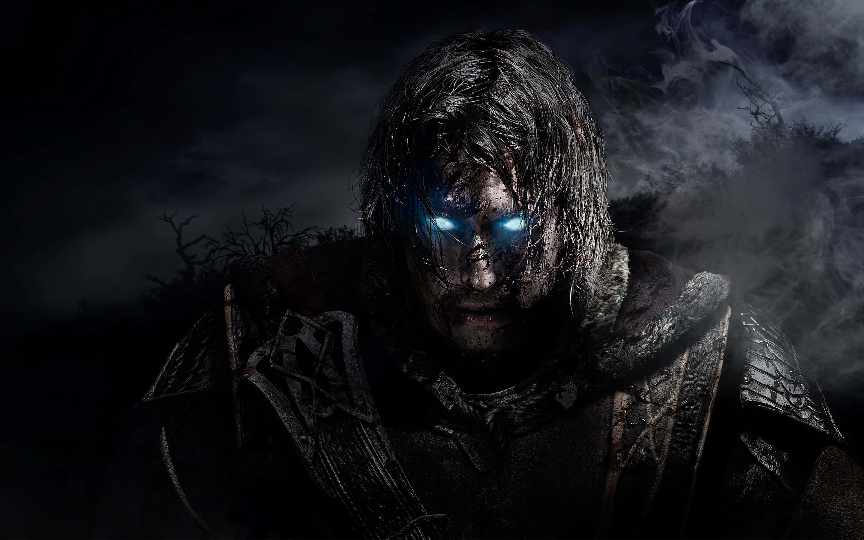 Shadow Of Mordor 桌布 壁紙 — 一個黑暗奇幻戰士，擁有發光的藍色眼睛和泥濘的盔甲，站在風暴般詭異的夜晚景觀中。