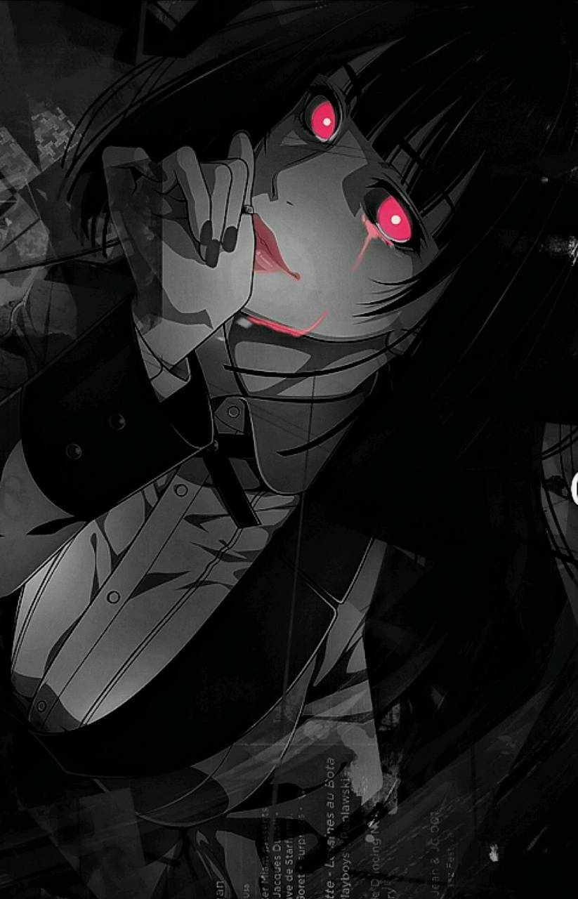 Kakegurui 桌布 壁紙 — 一個黑暗的動漫女孩，擁有發光的紅色眼睛和邪惡的笑容，在陰影背景前將手放在嘴上。