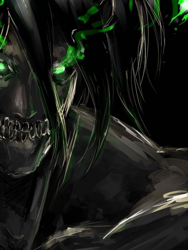 Attack On Titan Titan Eren 桌布 壁紙 — 一個黑暗的動漫角色，擁有發光的綠色眼睛和鋒利的牙齒，在黑色背景下強烈地凝視。