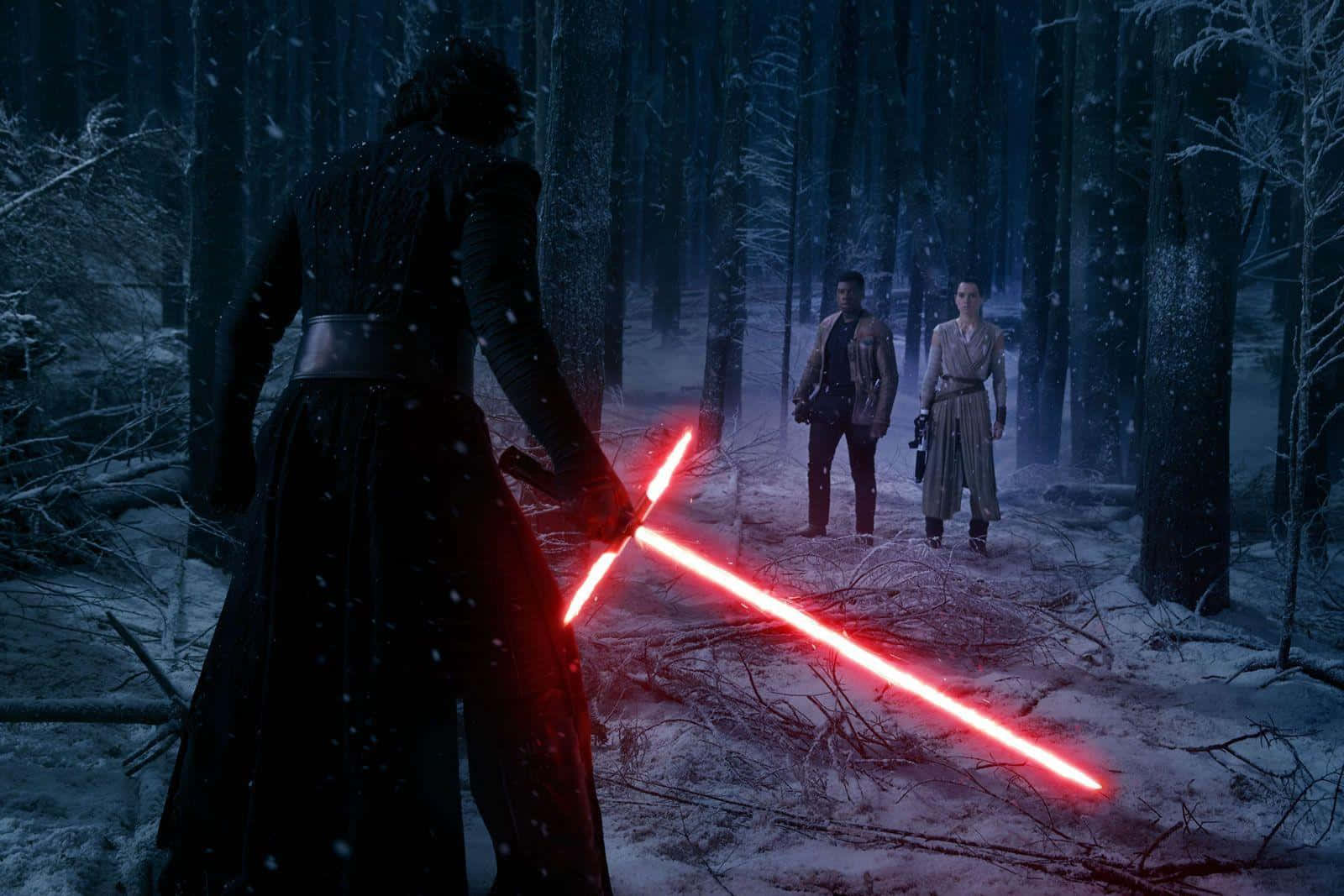 the force awakens 桌布 壁紙 — 一個黑暗的身影手持紅色十字護手光劍，站在雪地森林中，面對著兩位盟友，雪花飄落。