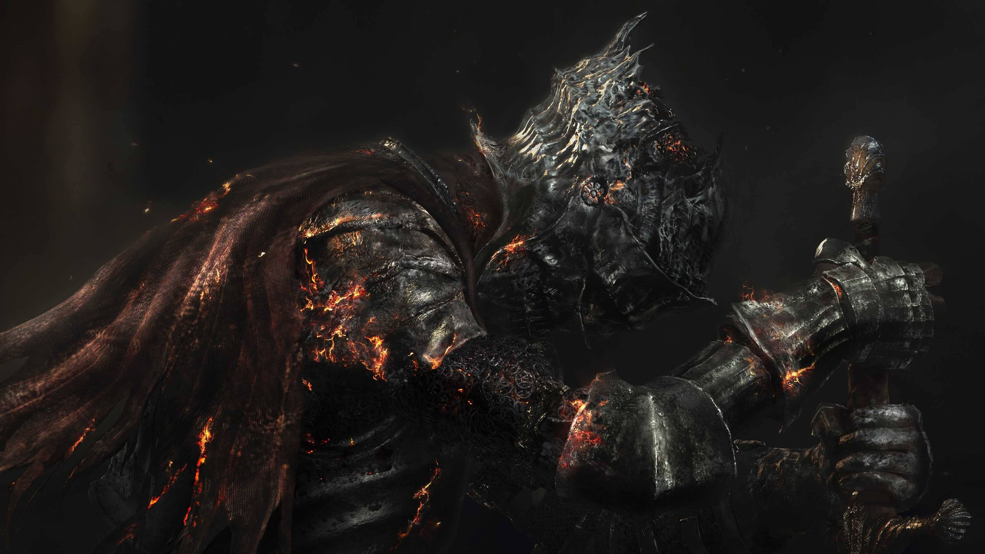 Death Knight 桌布 壁紙 — 一個黑暗騎士身穿華麗盔甲，橙色火焰舔舐他的斗篷和護手，背景為黑色。