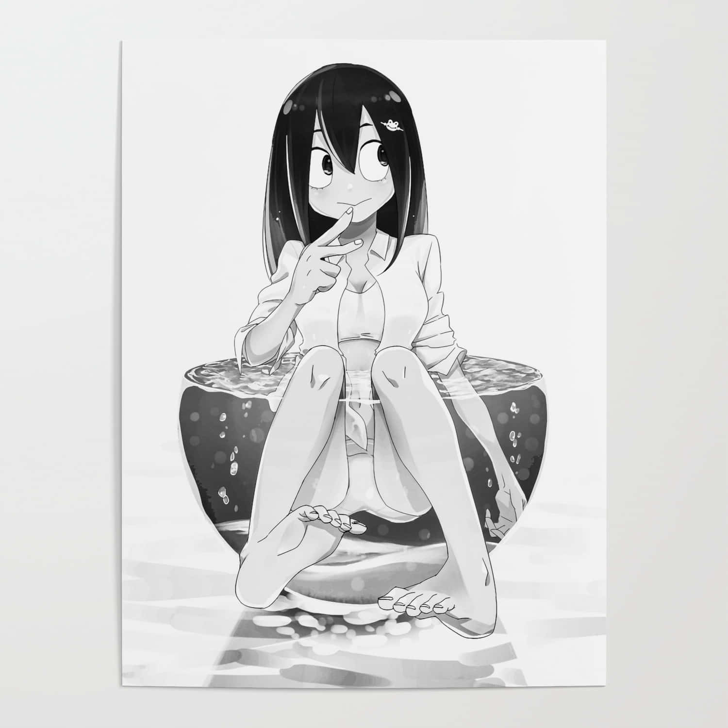 Froppy 桌布 壁紙 — 一個黑白動畫女孩坐在一碗有泡泡的水中，手指放在嘴唇上，極簡插圖。