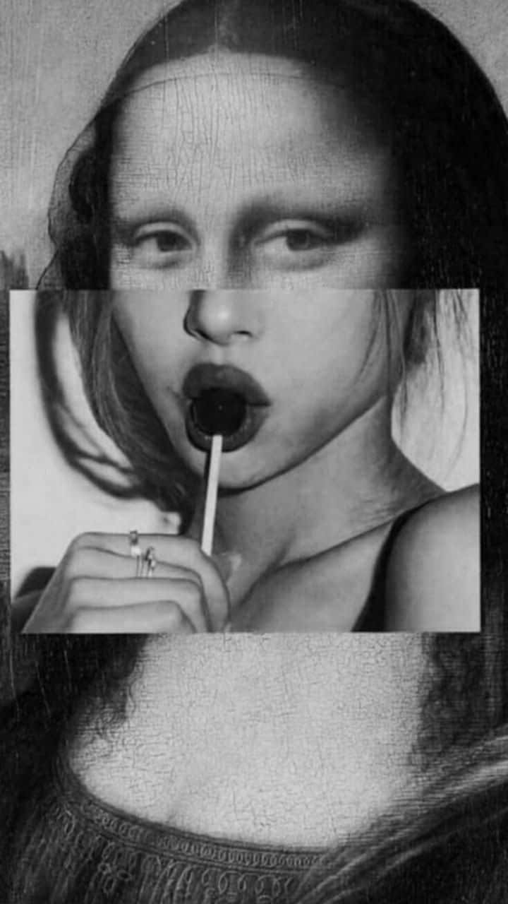 meme 桌布 壁紙 — 一個黑白拼貼畫，描繪一位塗著深色口紅的女性，在紋理背景前拿著棒棒糖。