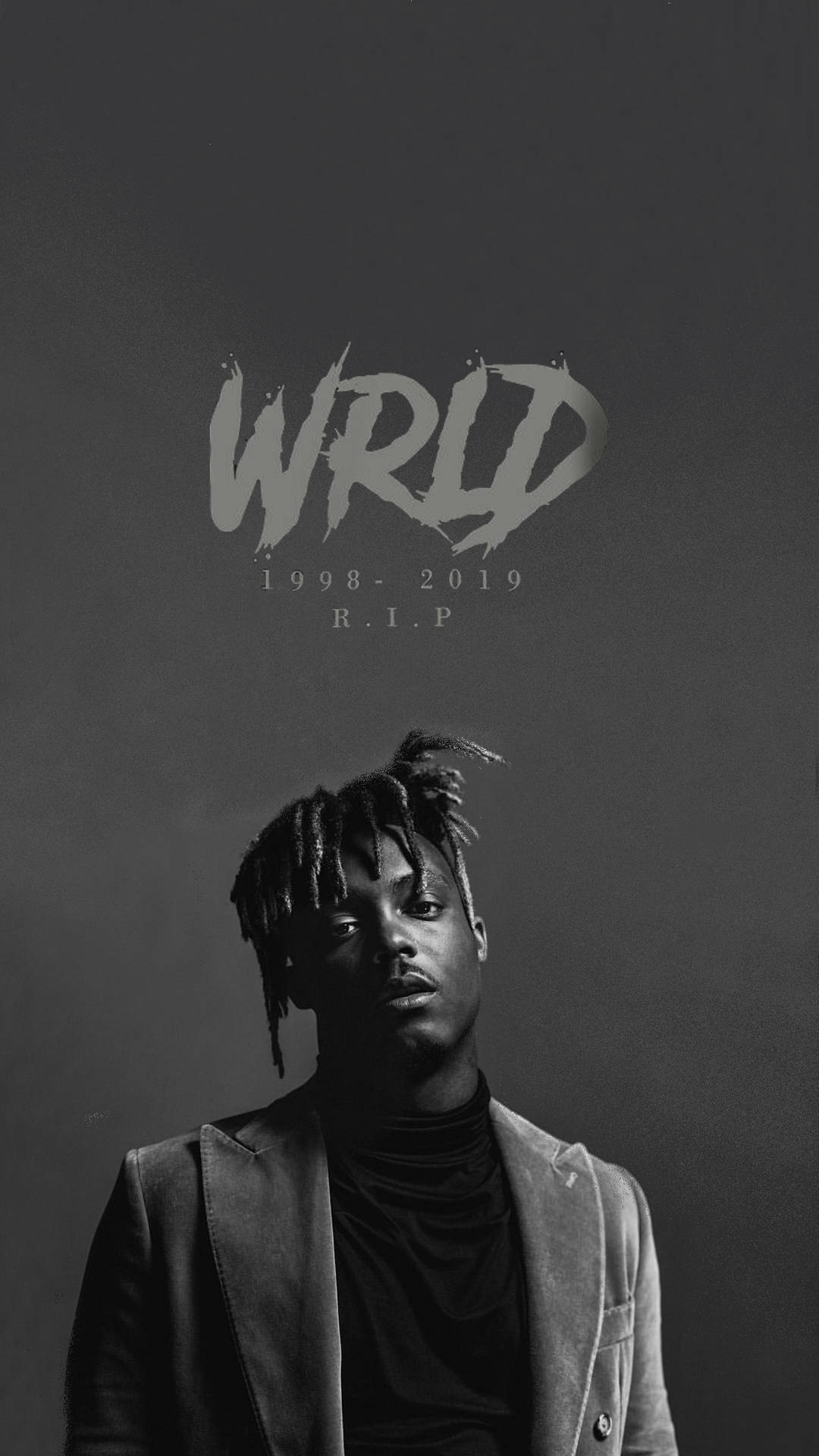 一名年輕男子留著辮子，在紀念文字WRLD 1998-2019 R.I.P.下的肖像 — Juice Wrld 壁紙