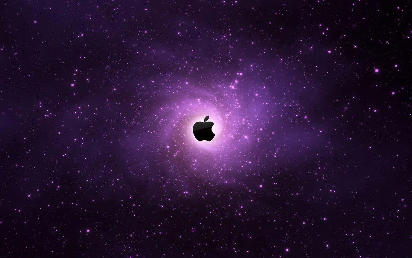 Mac 桌布 壁紙 — 一個黑色Apple標誌，位於充滿閃爍星星的鮮豔紫色星雲中央。