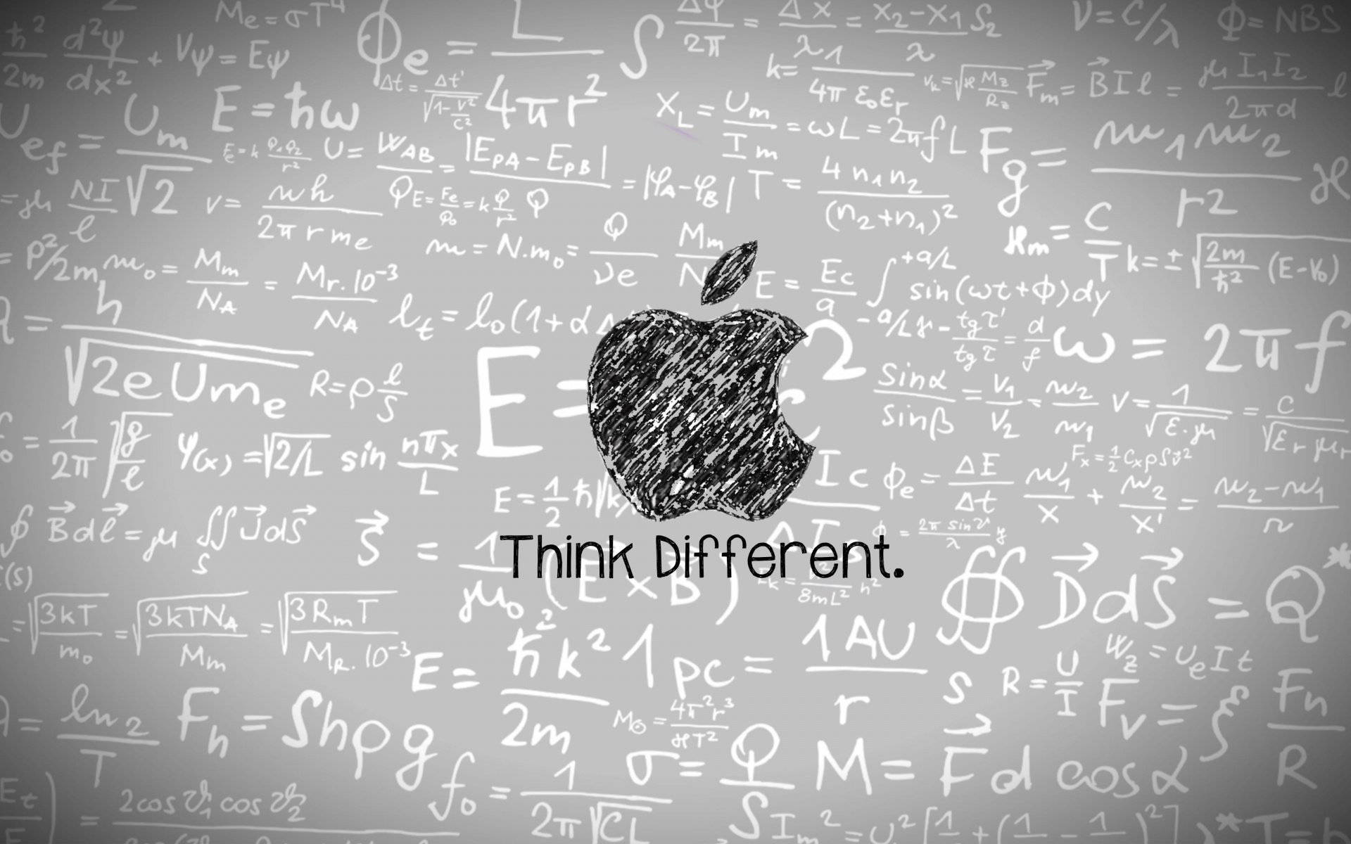 數學 桌布 壁紙 — 一個黑色Apple標誌和「Think Different」文字居中於一面佈滿手寫物理和數學方程式的牆上。