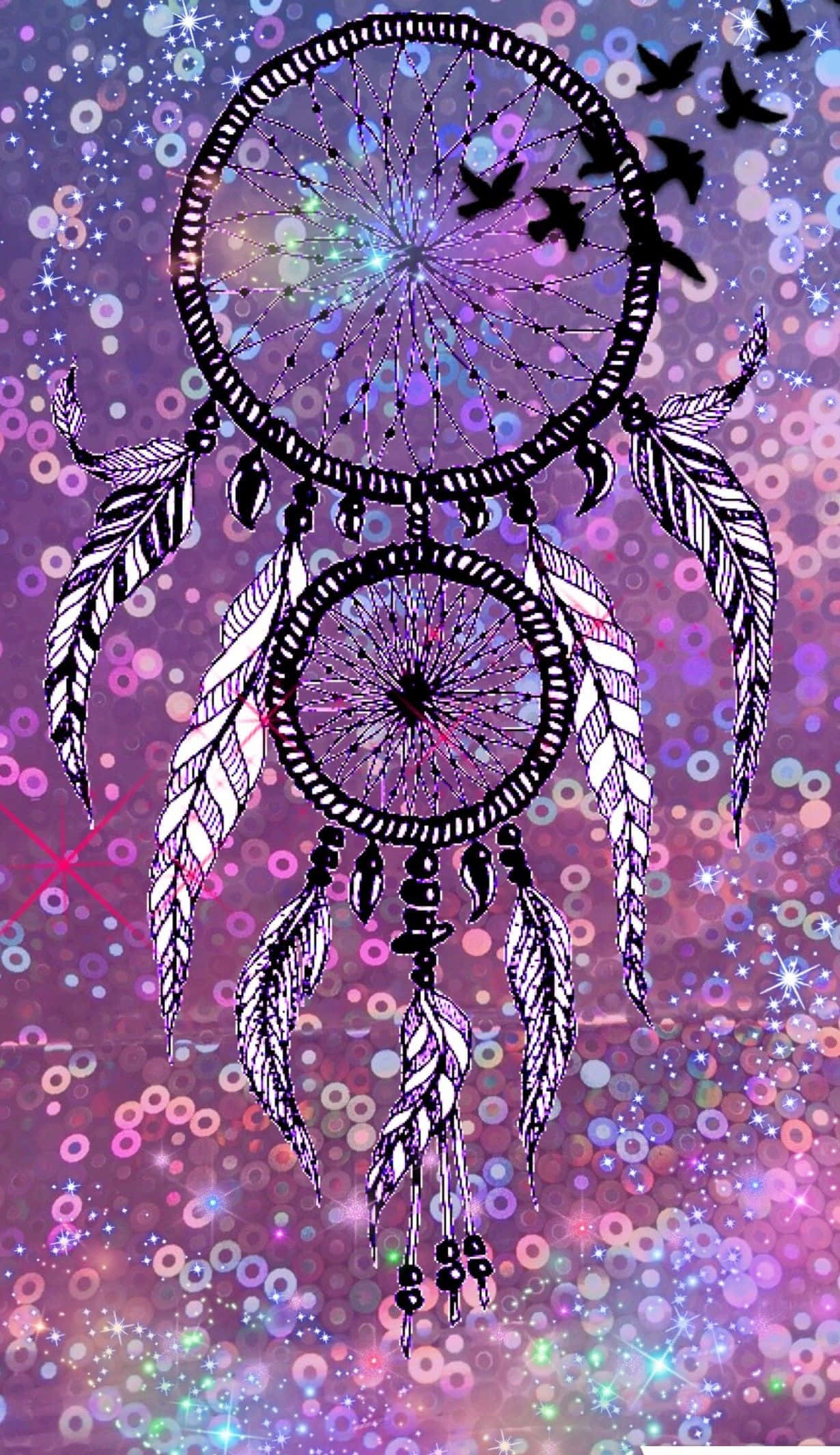 dreamcatcher 桌布 壁紙 — 一個黑色線條藝術的捕夢網，帶有羽毛和珠子，懸掛在閃爍的紫色和粉紅色閃粉背景上，有飛鳥。