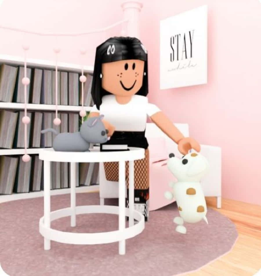 Aesthetic Roblox 桌布 壁紙 — 一個黑色頭髮、穿著白色襯衫的Roblox虛擬角色坐在粉紅色的房間裡，抱著一隻白色毛絨狗，而一隻灰色的貓咪則躺在一張白色桌子上。