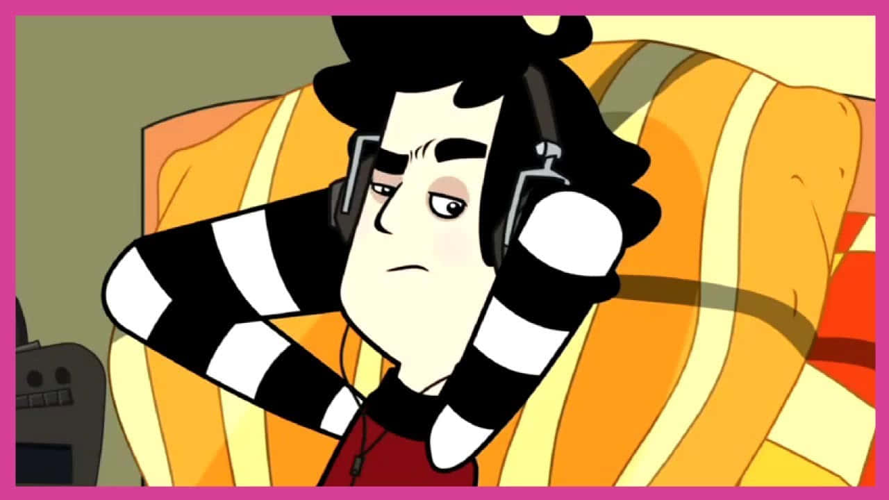Animated 桌布 壁紙 — 一個黑髮、手臂有條紋的動漫角色，戴著耳機坐在橙色椅子上，表情疲憊。