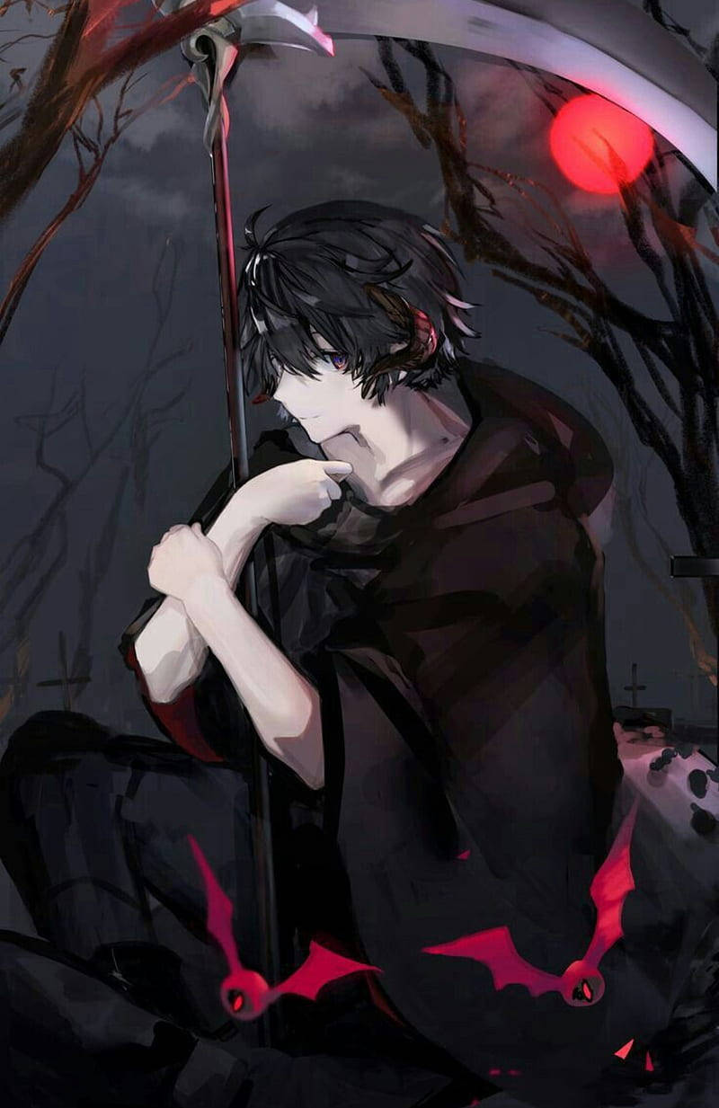 Edgy 桌布 壁紙 — 一個黑髮動漫男孩身穿黑色長袍，在紅月下光禿的樹木間手持鐮刀，周圍有發光的紅色蝙蝠。