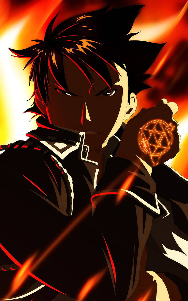 Anime Profile 桌布 壁紙 — 一個黑髮動漫角色身穿黑色外套，在熾熱的橙色和紅色背景前手持發光的五角星。