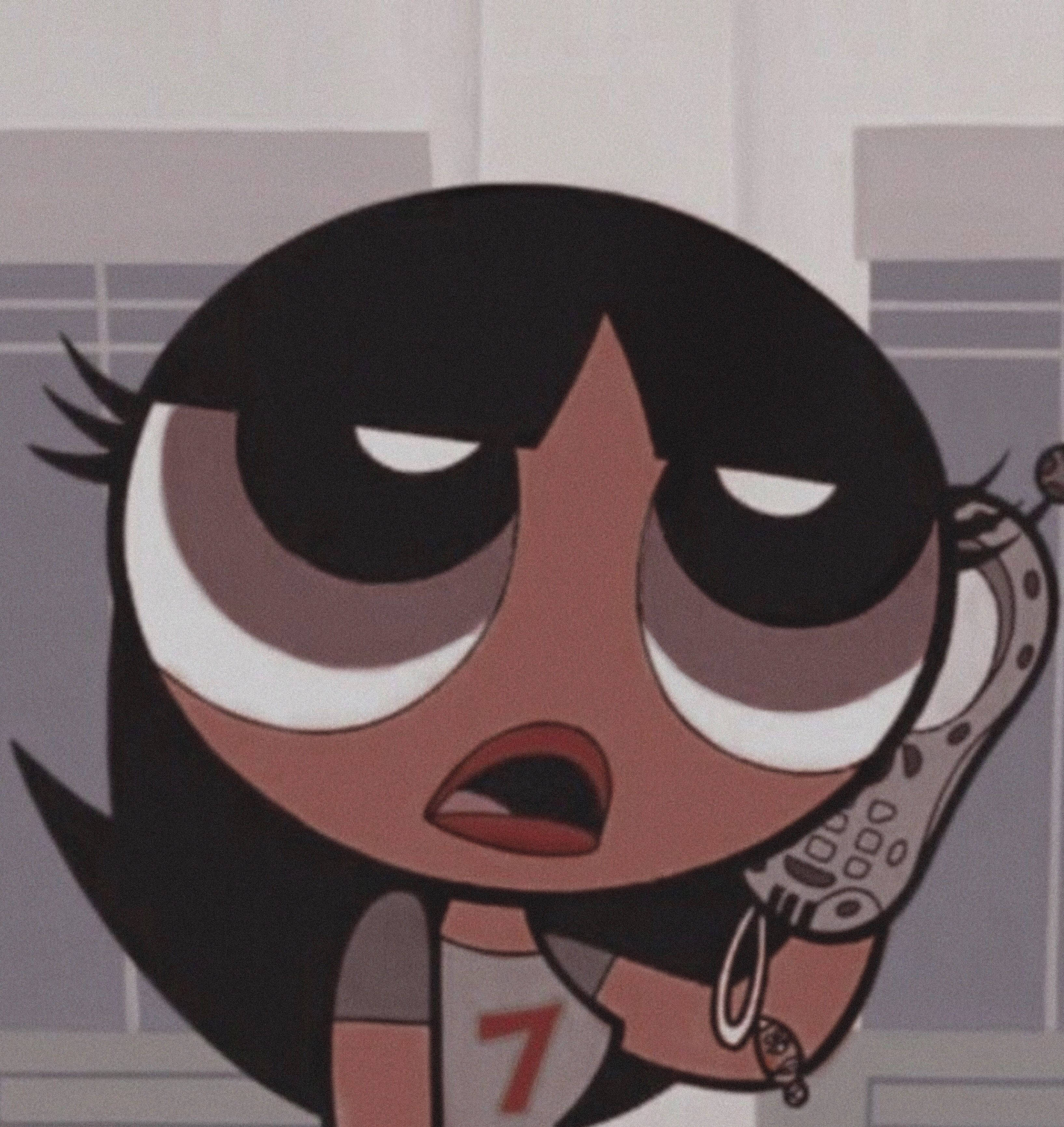 Powerpuff Girls 桌布 壁紙 — 一個黑髮大眼的卡通女孩，拿著電話，表情震驚。