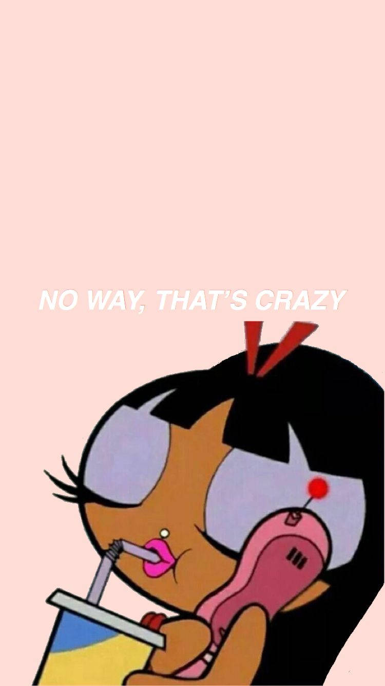Powerpuff Girls 桌布 壁紙 — 一個黑髮大眼的卡通女孩在柔和粉紅色背景前，一邊喝飲料一邊拿著粉紅色手機。