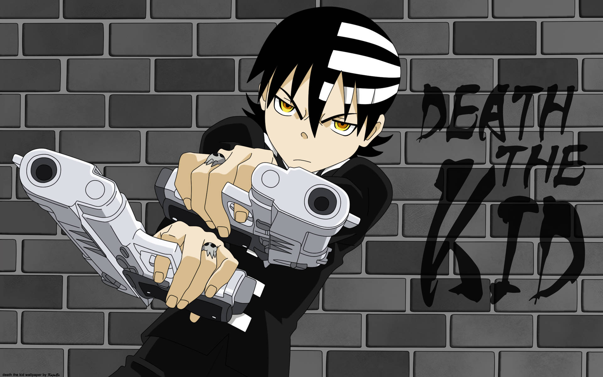 Soul Eater Characters 桌布 壁紙 — 一個黑髮黃眼的動漫男孩，對著一面有『DEATH THE KID』塗鴉的灰色磚牆瞄準兩把銀色手槍。