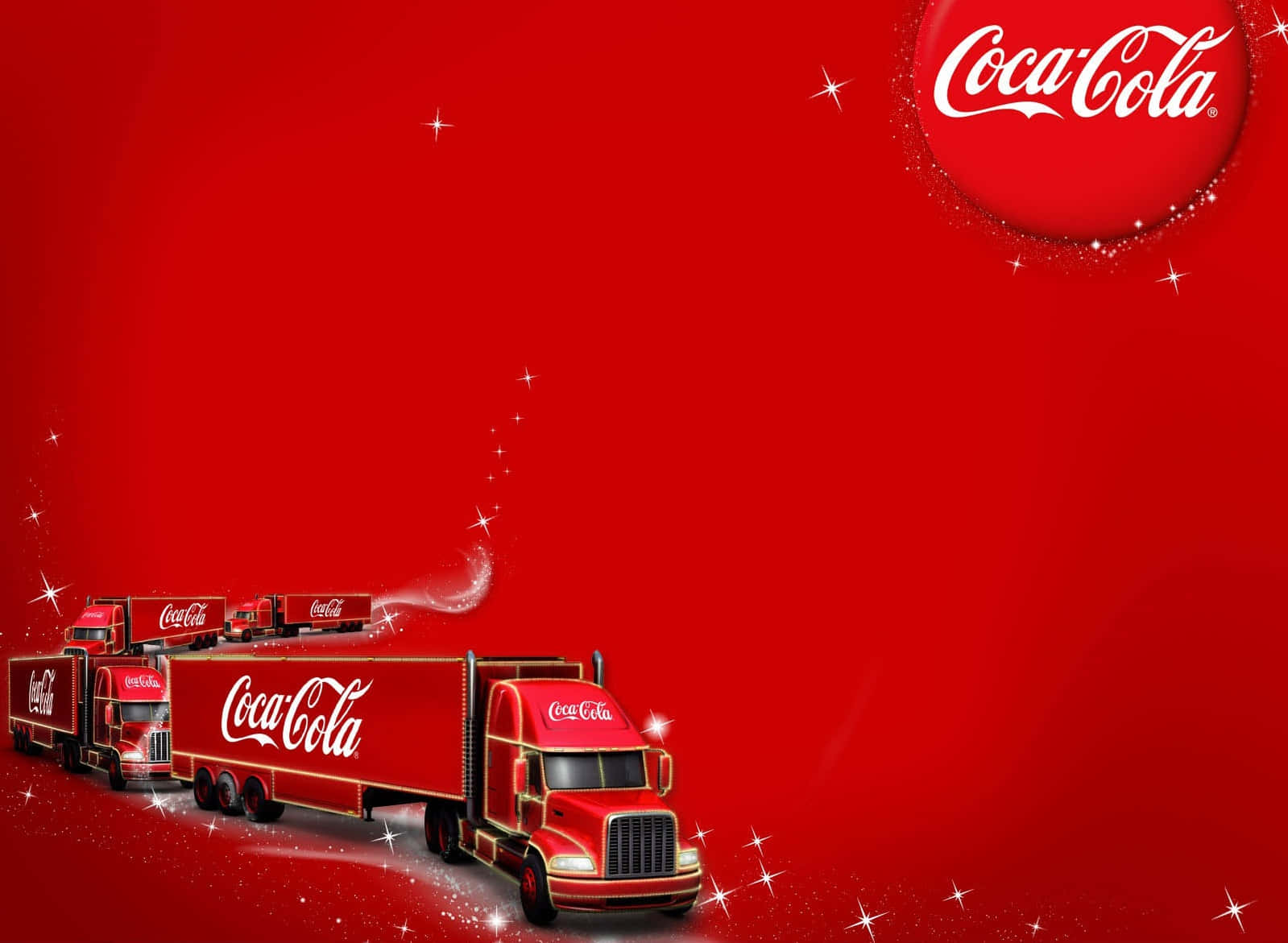 coca cola 桌布 壁紙 — 一列節日紅色可口可樂卡車在閃爍的紅色背景上滑行，標誌性標誌漂浮在上方。