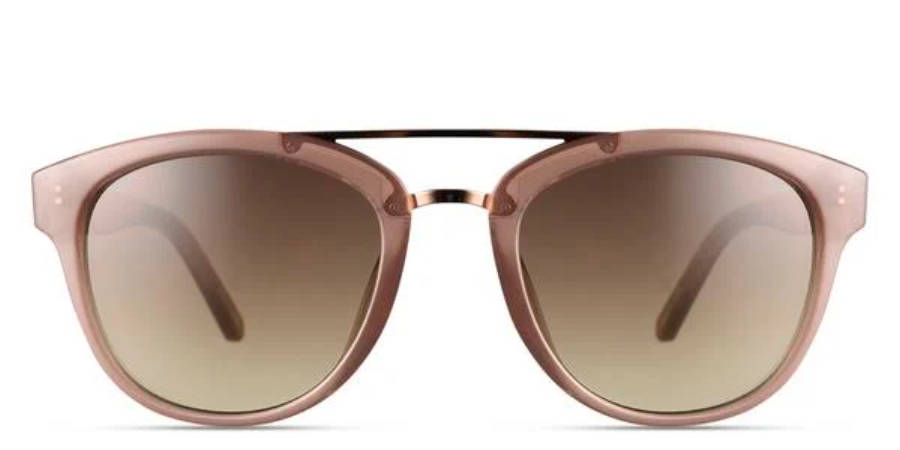 Sunglasses 桌布 壁紙 — 一副玫瑰金色飛行員太陽眼鏡，配備漸變棕色鏡片，正面展示在純白背景上。