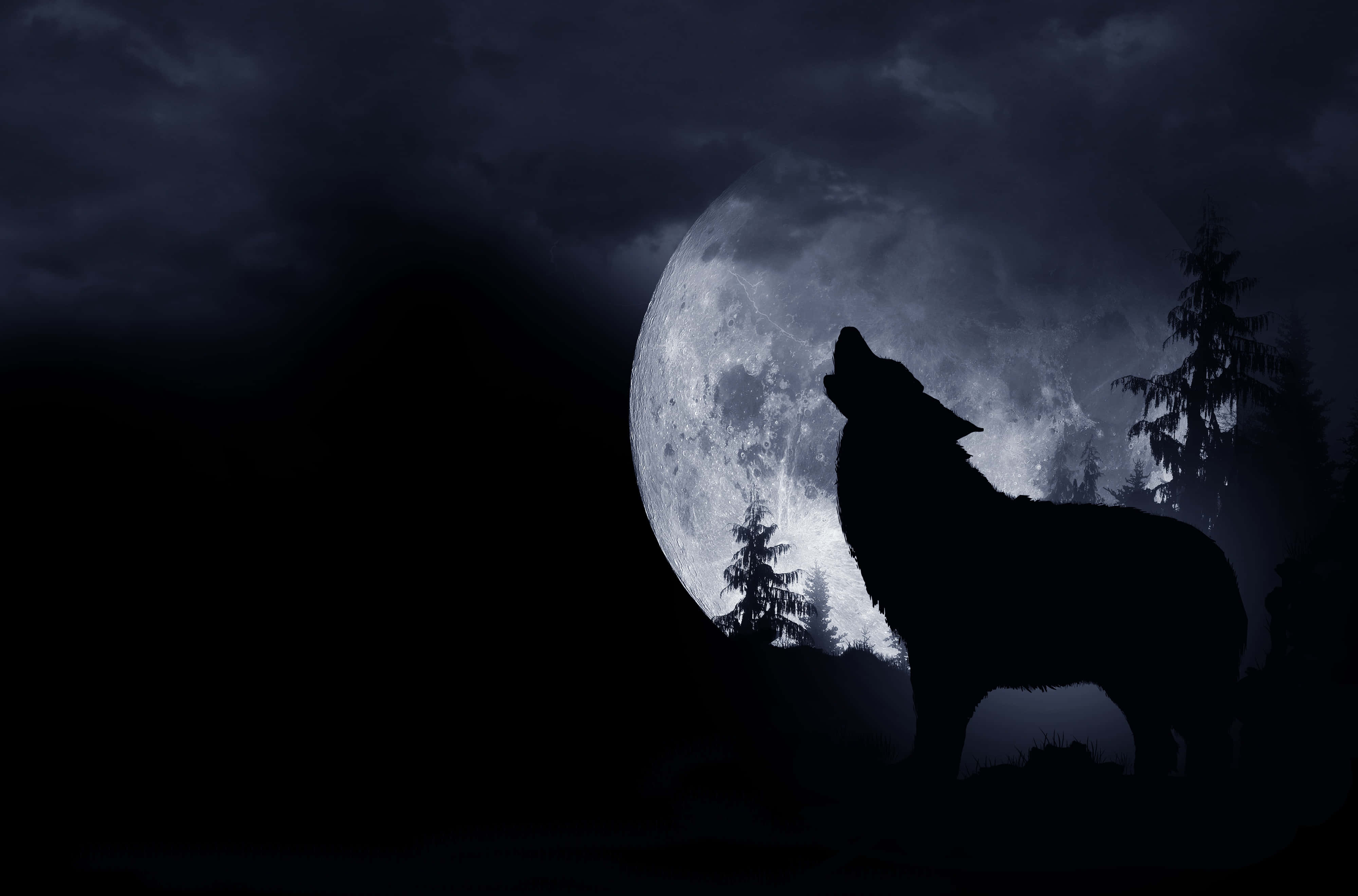 Howling Wolf 桌布 壁紙 — 一匹孤狼在黑暗的森林中，在雲層密布的夜空下，對著一輪巨大的發光月亮嚎叫，形成剪影。