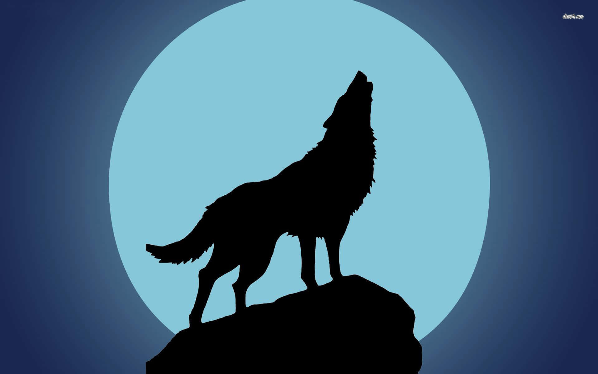 Wolf Free 桌布 壁紙 — 一匹孤狼的剪影在岩石頂峰上嚎叫，背景是黑暗漸變天空中發光的藍色月亮。