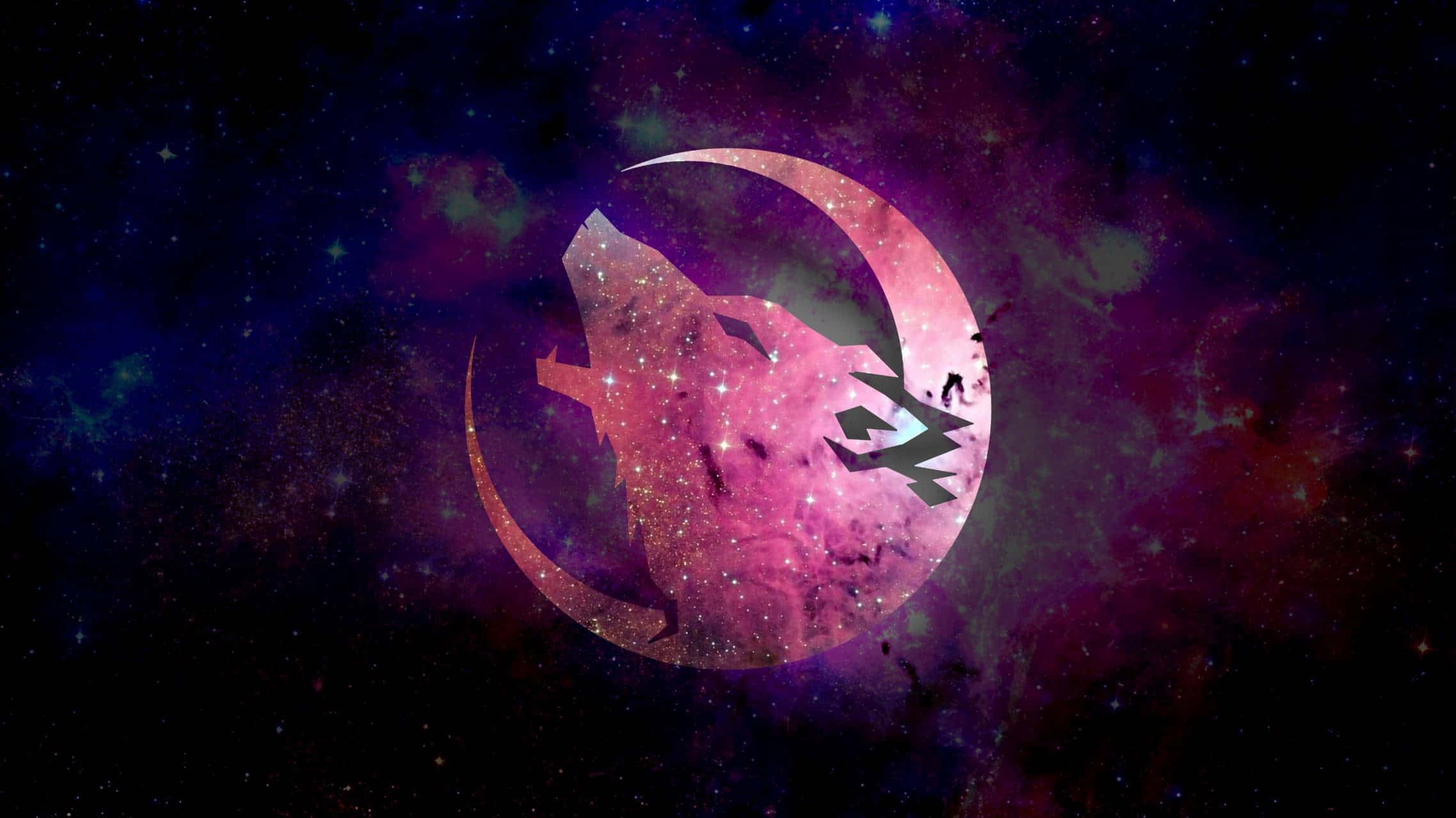 Galaxy Wolves 桌布 壁紙 — 一匹狼在宇宙新月形月亮內嚎叫，背景是充滿活力的紫色和藍色星雲。