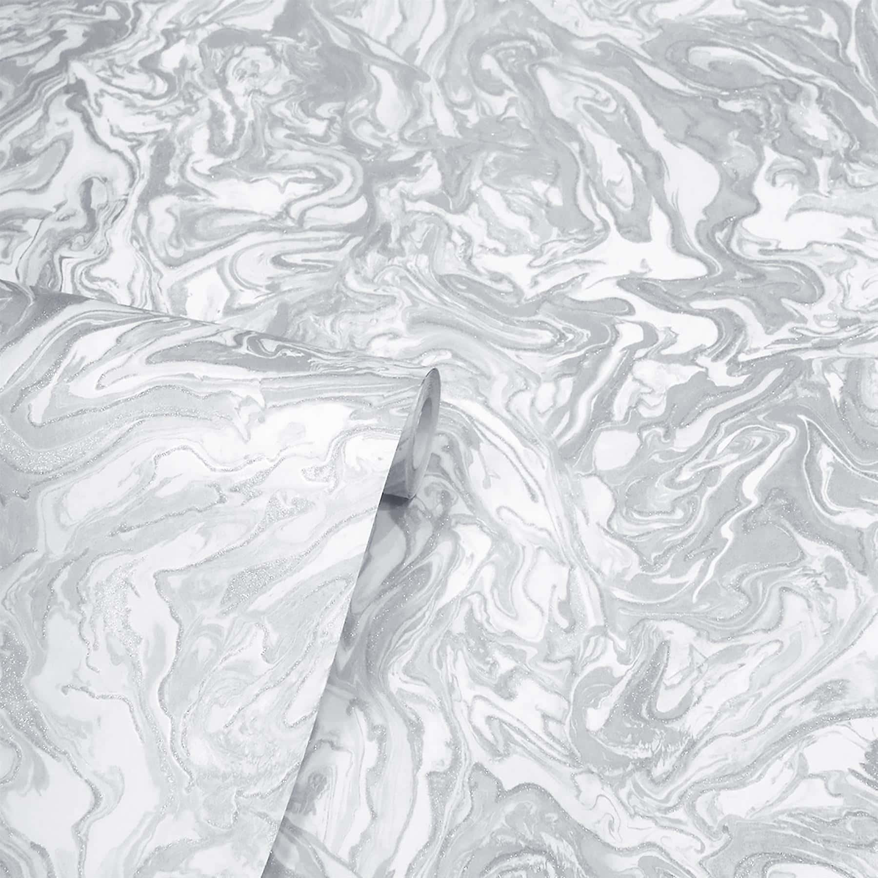 Grey Marble 桌布 壁紙 — 一卷銀白色大理石紋壁紙，帶有漩渦圖案和細微閃粉質感。