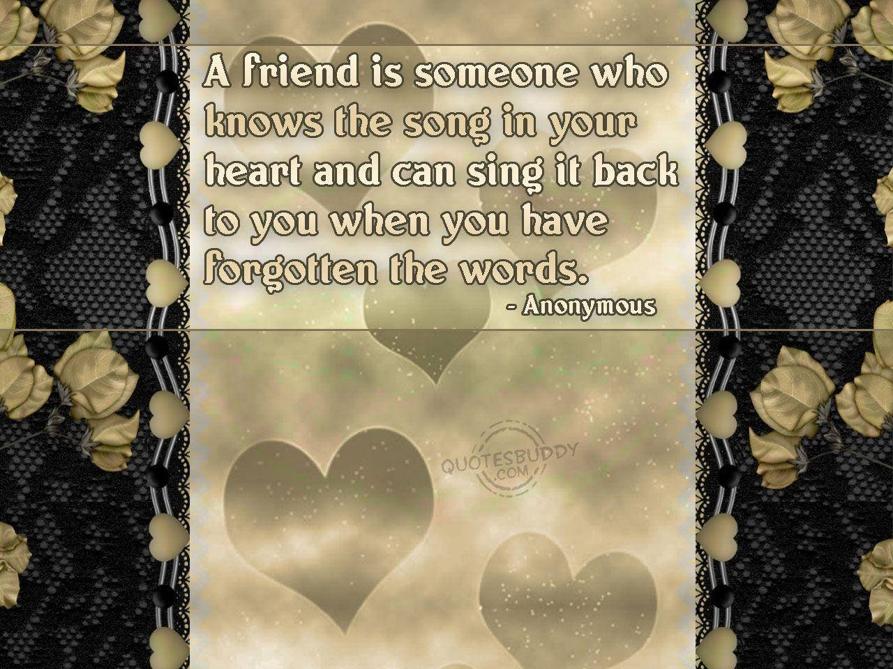 Best Friend Quotes 桌布 壁紙 — 一句關於友誼的衷心語錄，展示在柔和的金色心形圖案上，帶有裝飾性黑色蕾絲和金葉邊框。