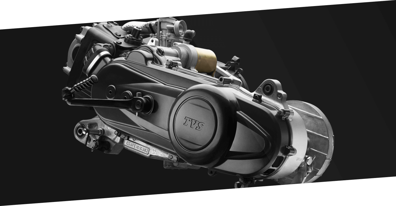 Machine 桌布 壁紙 — 一台時尚的TVS機車引擎在戲劇性的攝影棚燈光下，以深色漸變背景展示。