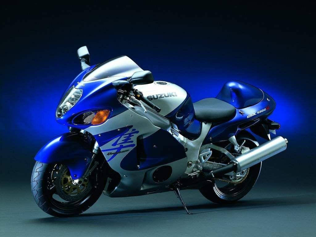 機車 桌布 壁紙 — 一台時尚的藍銀色鈴木GSX 1200運動機車在戲劇性的攝影棚燈光下，於深色背景中閃耀。