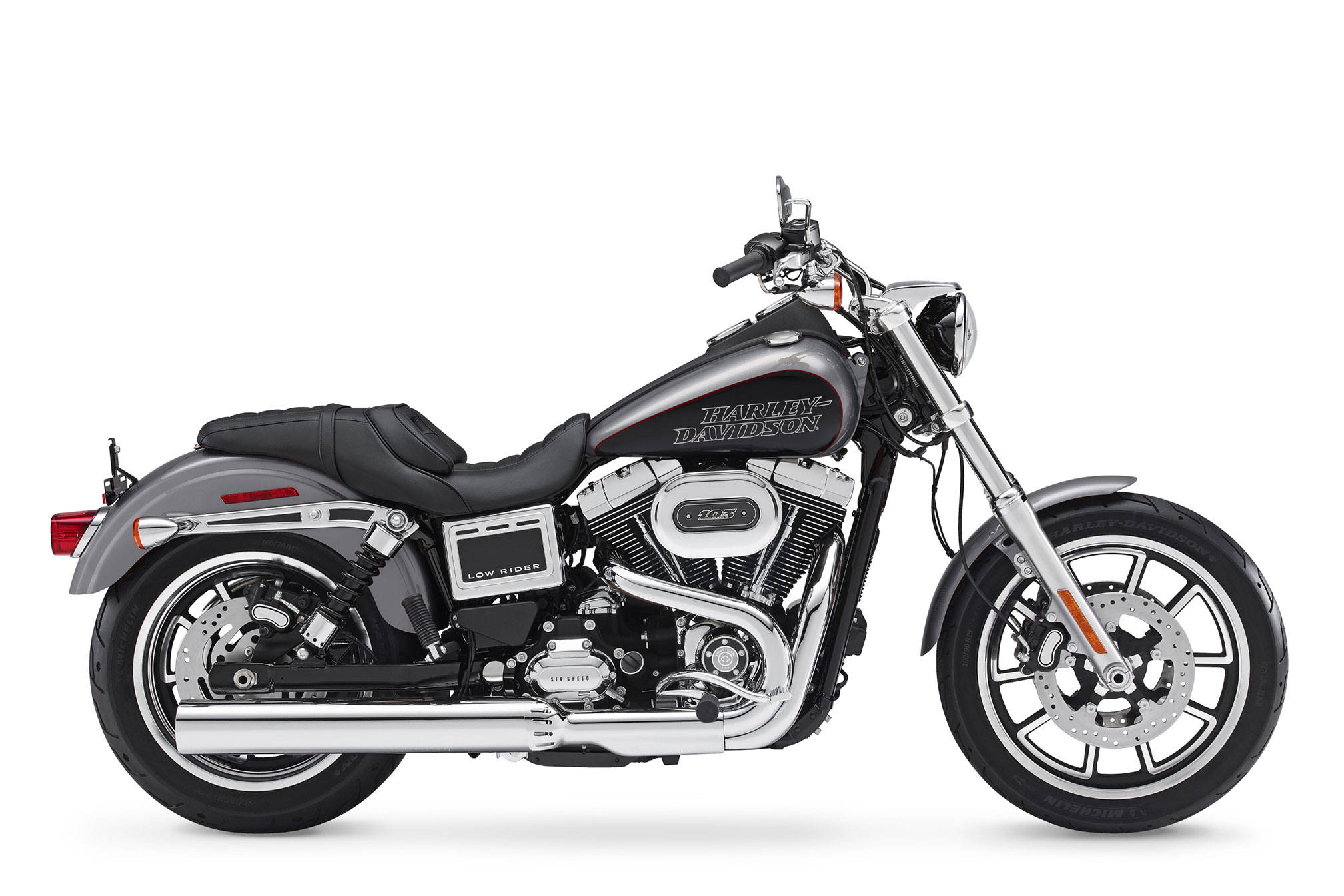 Easy 桌布 壁紙 — 一台時尚的銀色和黑色Harley-Davidson Low Rider摩托車，在乾淨的白色背景上以側面展示。