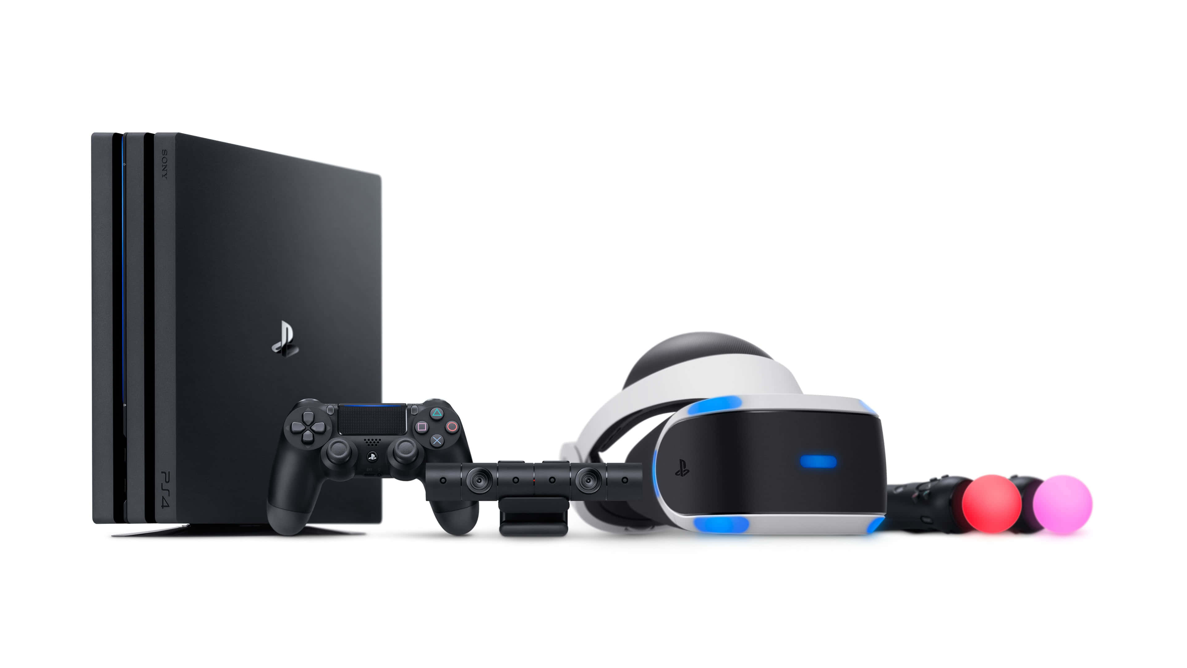 桌布 壁紙 — 一台時尚的黑色 PlayStation 4 主機和 VR 頭戴式裝置，配備控制器，整齊地排列在潔淨的白色背景上。
