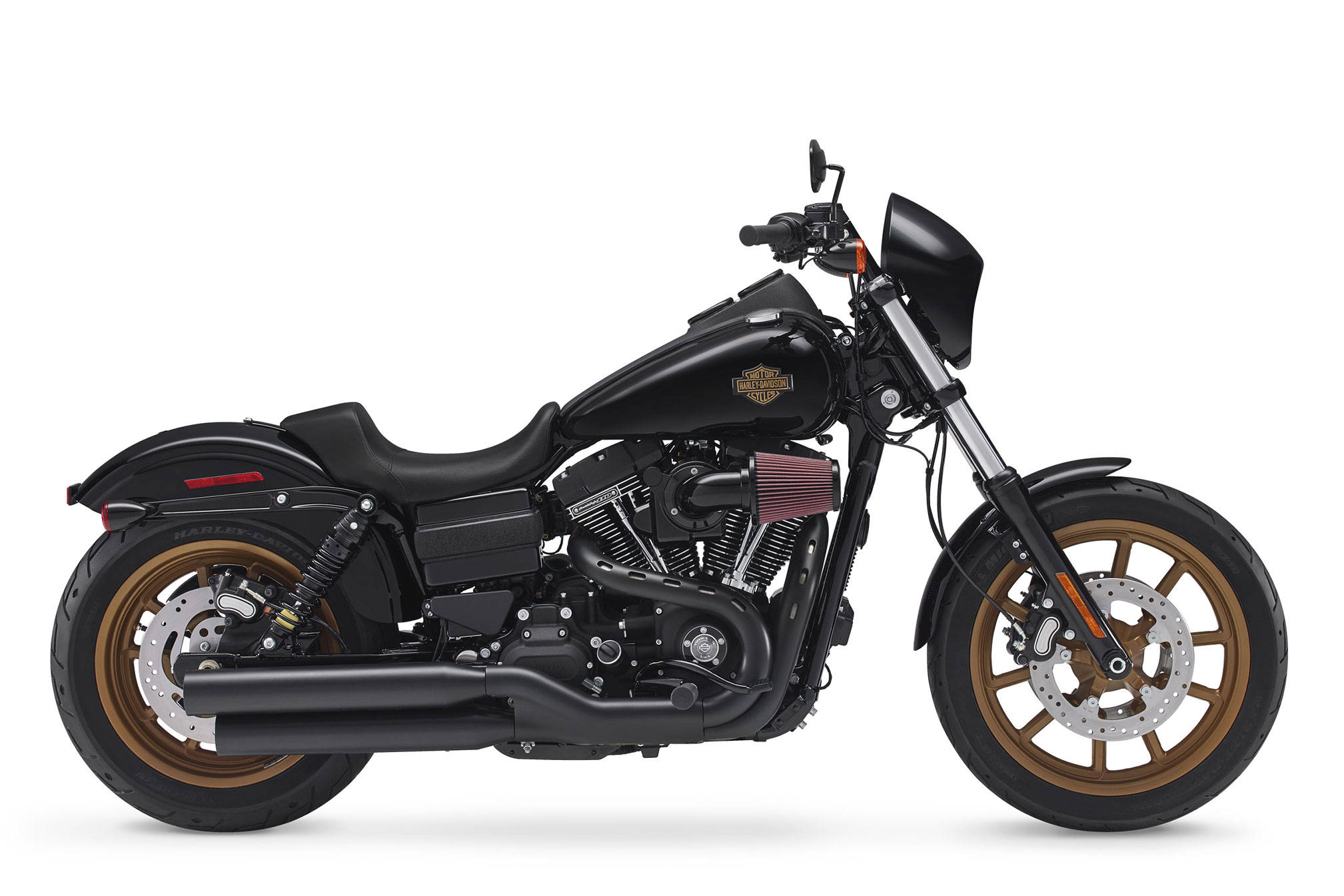 Easy 桌布 壁紙 — 一台時尚黑色Harley-Davidson機車，配金色輪圈和鍍鉻裝飾，在白色背景的攝影棚燈光下展示。