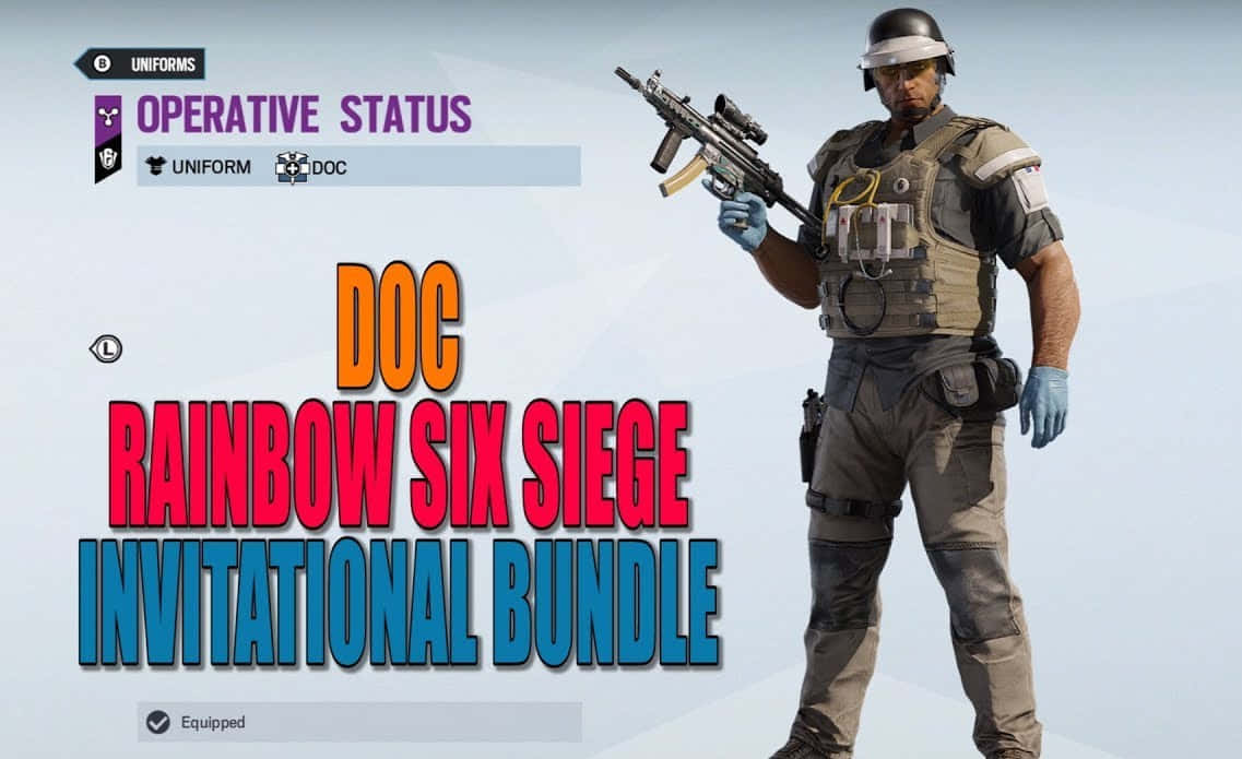 Rainbow Six Siege Doc 桌布 壁紙 — 一名全副武裝的戰術幹員在乾淨的遊戲介面前手持步槍，推廣 Rainbow Six Siege 組合包。