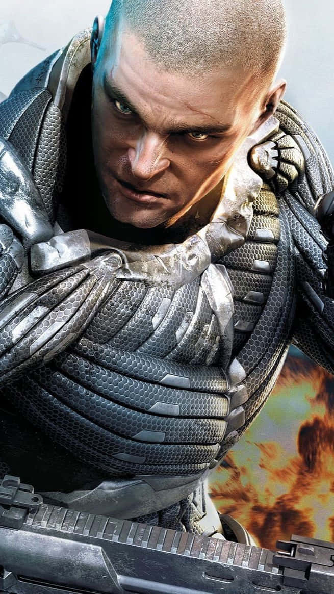 Android Crysis Warhead 桌布 壁紙 — 一名剃光頭的兇猛裝甲士兵，在熾熱爆炸背景下手持武器，眼神凌厲。