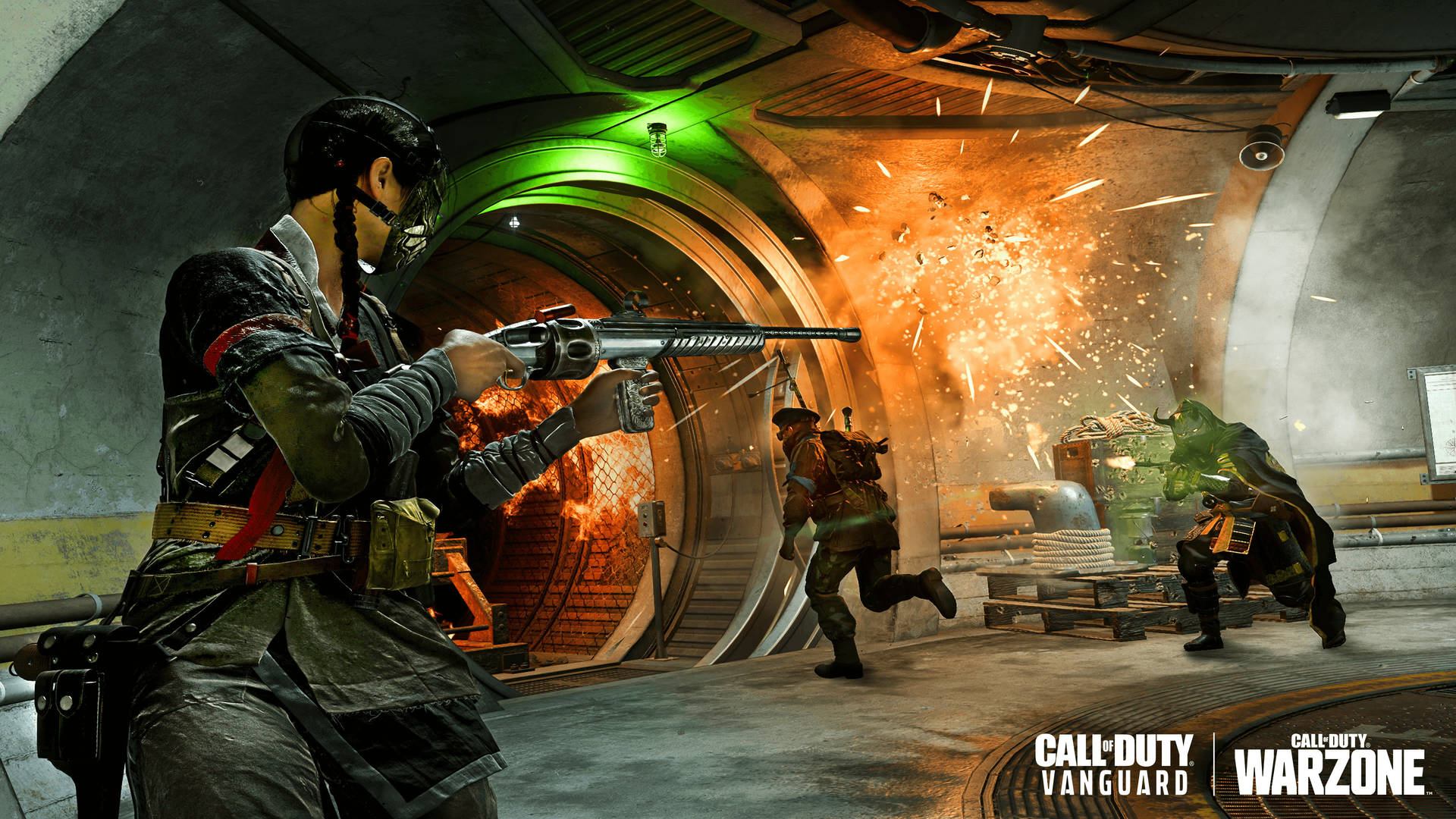 Call Of Duty Vanguard 桌布 壁紙 — 一名士兵在熾熱的工業隧道中發射霰彈槍，火花在《Call of Duty》遊戲場景中的戰鬥人員周圍爆炸。