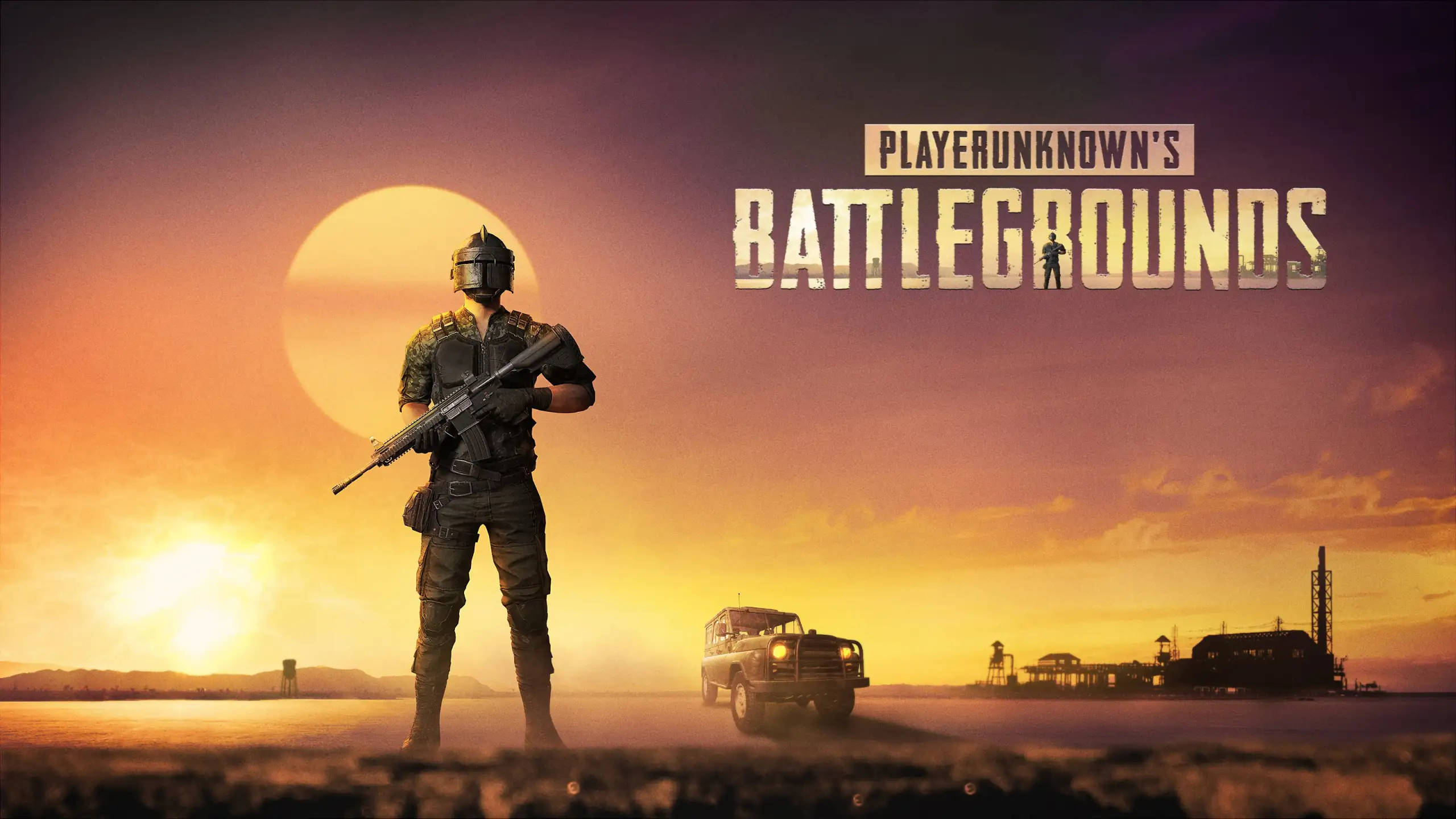 Playerunknown's Battlegrounds 桌布 壁紙 — 一名士兵在燦爛的日落中剪影站立，手持步槍，附近有一輛堅固的車輛在沙漠荒地中。