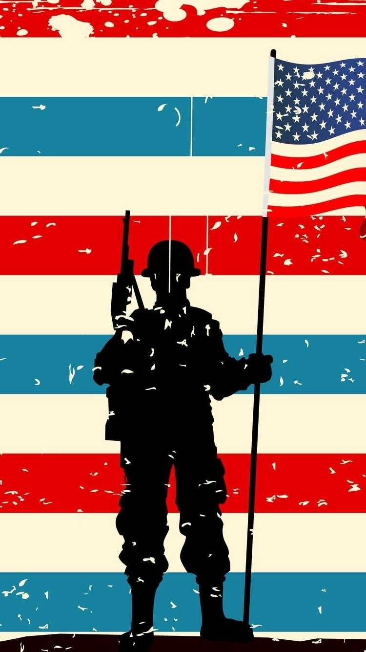 American 桌布 壁紙 — 一名士兵的剪影，手持美國國旗，背景是磨損的紅、白、藍條紋。