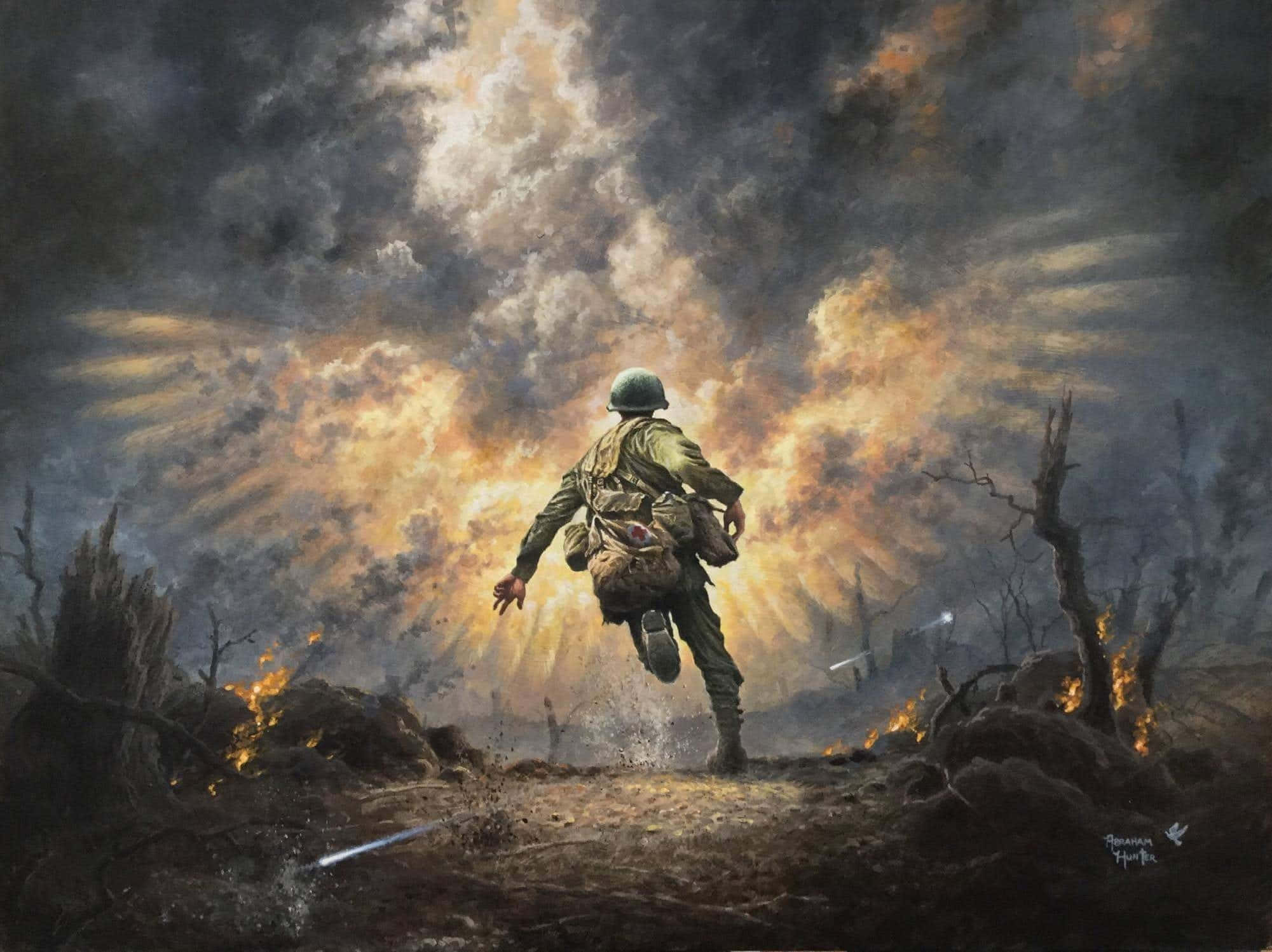World War 2 桌布 壁紙 — 一名士兵穿過燃燒的戰場奔跑，上方暴風雲中迸發出戲劇性的光芒。