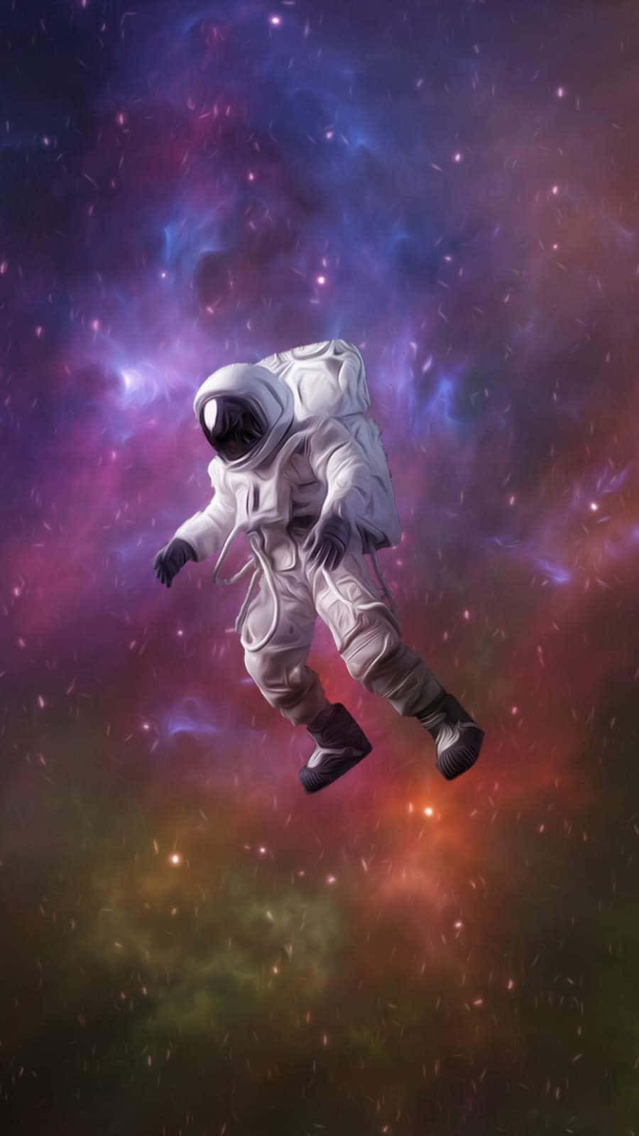 Astronaut iPhone 桌布 壁紙 — 一名太空人在充滿紫色、藍色和橙色光芒的 vibrant 宇宙星雲中無重漂浮。