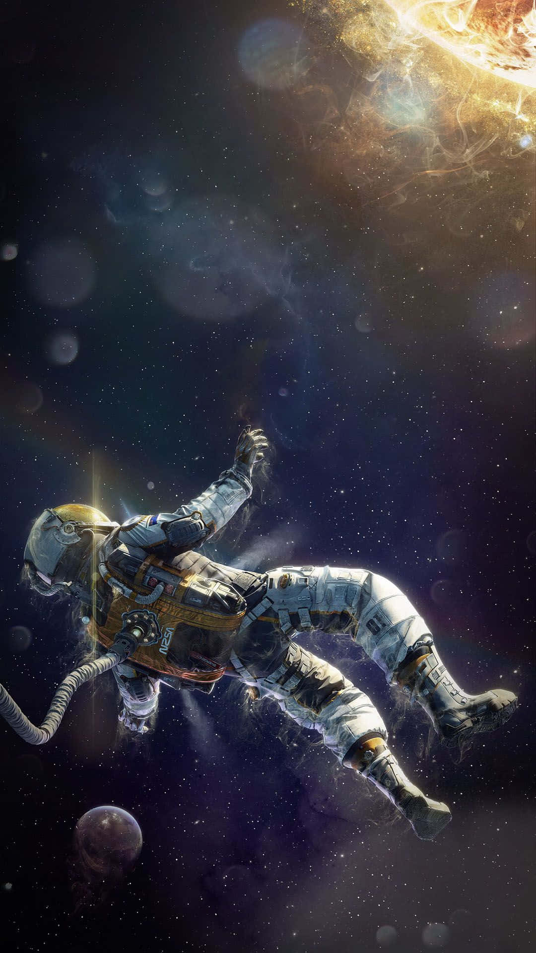 Astronaut iPhone 桌布 壁紙 — 一名太空人在深空中無重漂浮，背景是發光的星雲和一顆遙遠的行星。