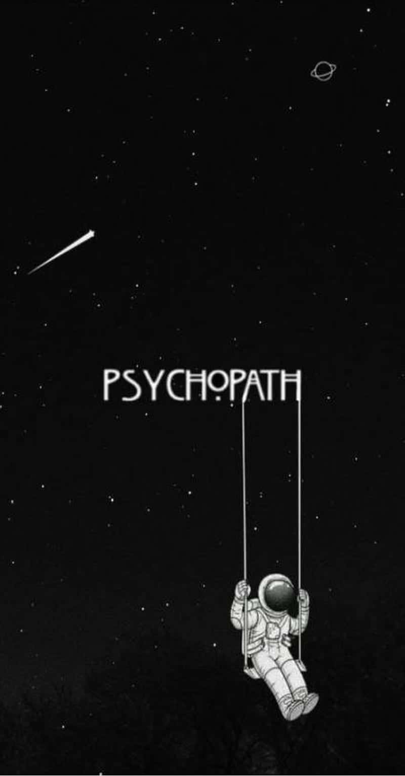 Goth Aesthetic Black 桌布 壁紙 — 一名太空人在鞦韆上搖擺，背景是繁星點點的夜空，可見一顆行星和流星。