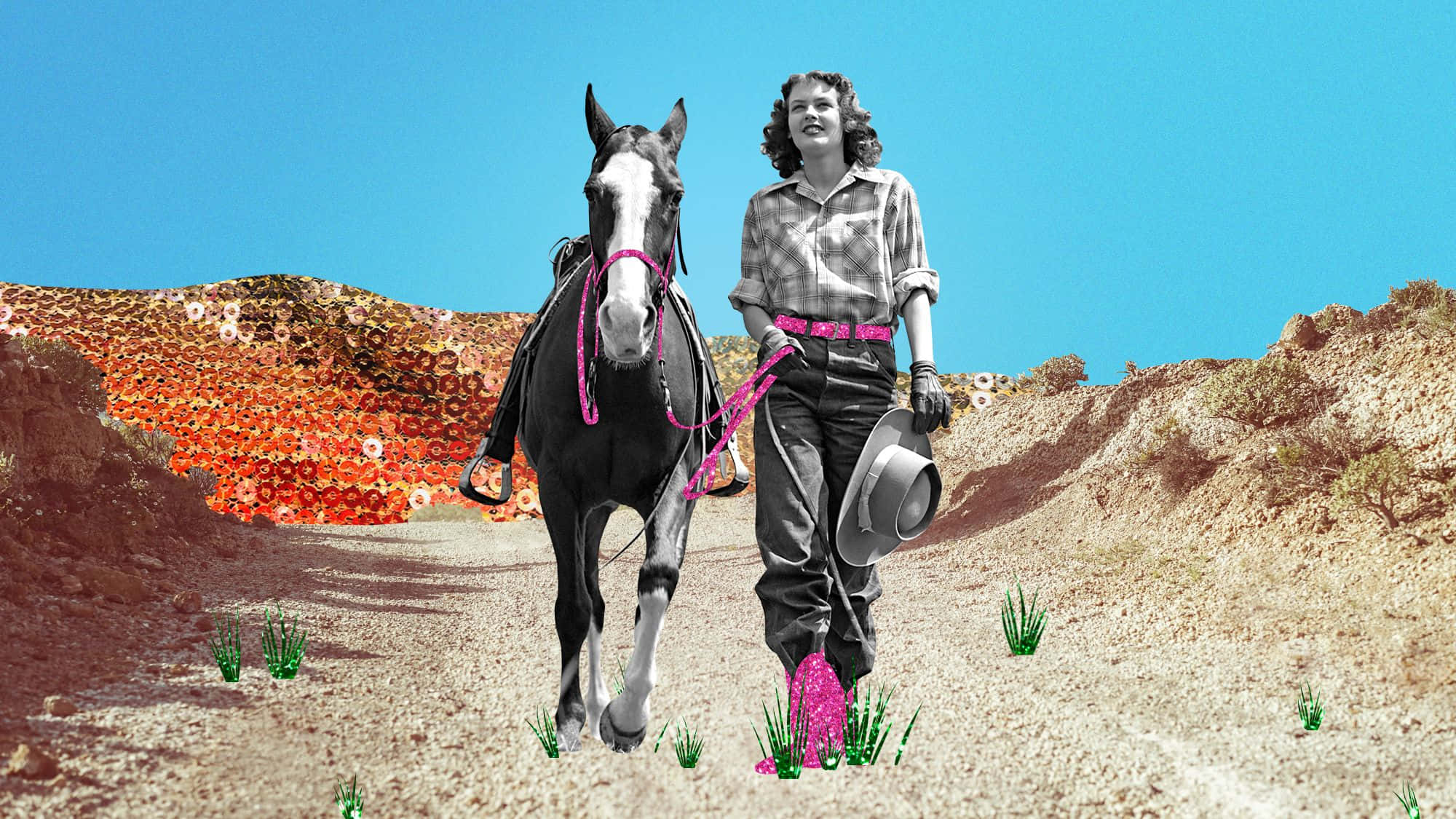 Cowgirl 桌布 壁紙 — 一名女子在沙漠小徑上遛馬，周圍有超現實的粉紅色花朵和充滿活力的綠草，天空清澈湛藍。