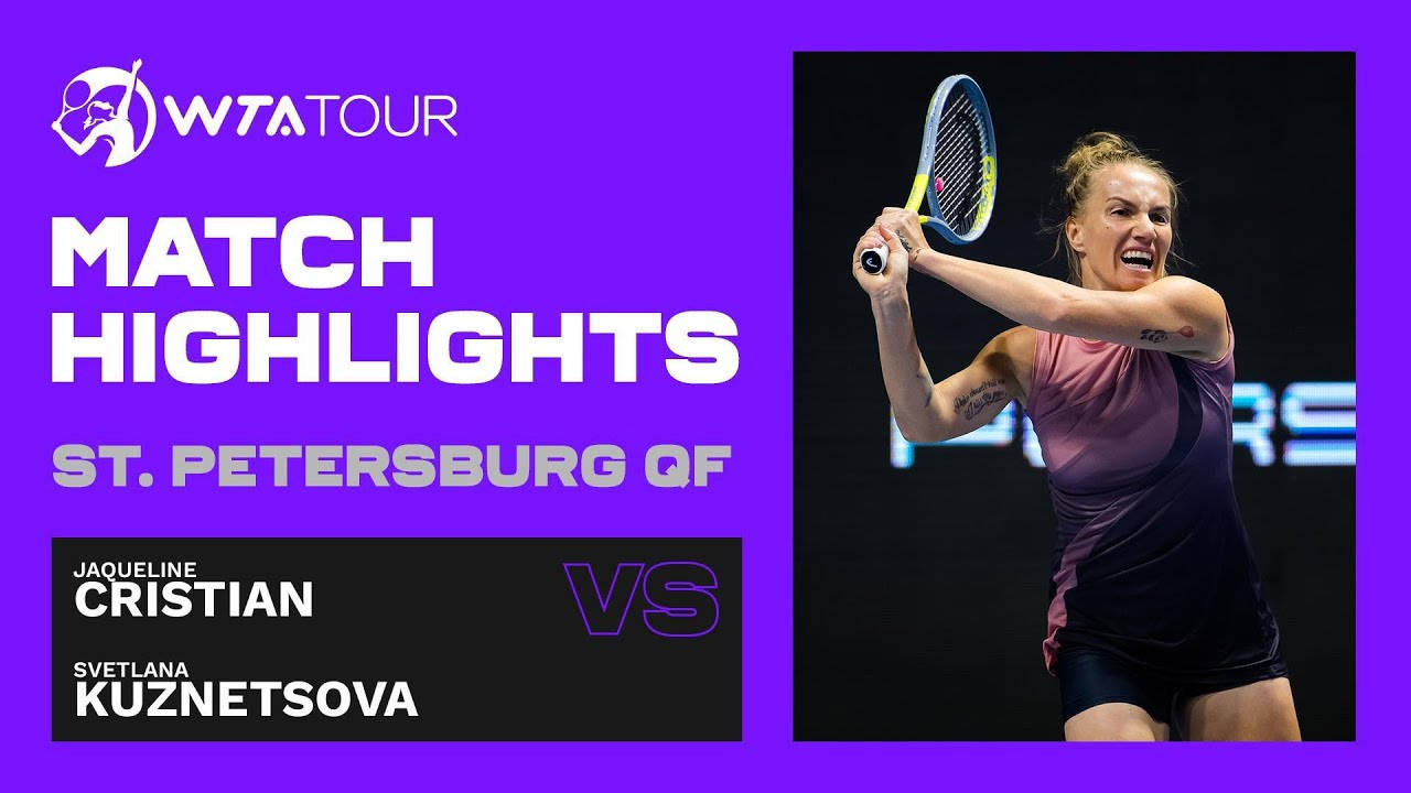 Svetlana Kuznetsova 桌布 壁紙 — 一名女網球運動員在揮拍中，專注力極強，背景是充滿活力的紫色比賽精華圖形。