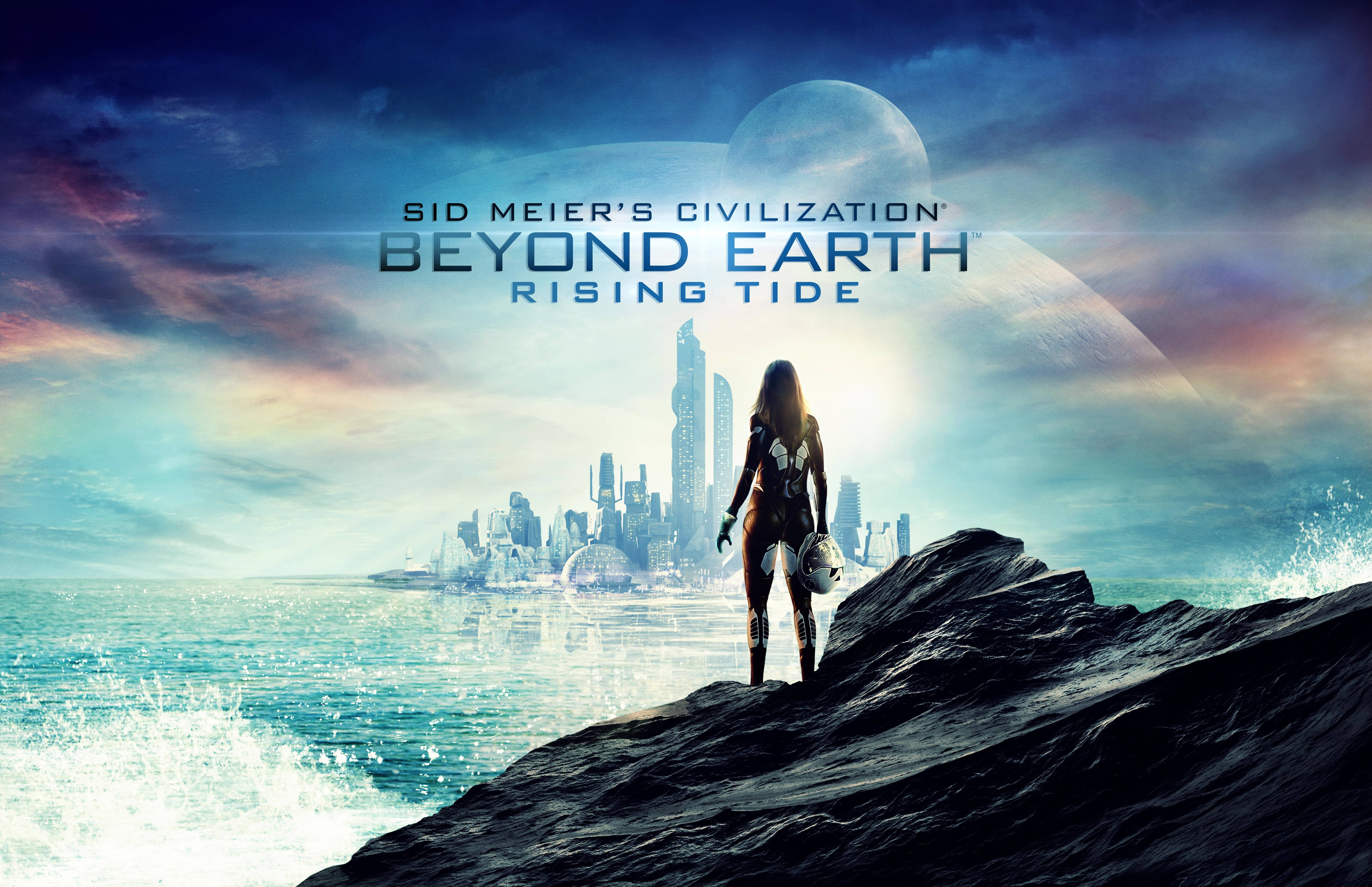 Civilization Beyond Earth 桌布 壁紙 — 一名孤獨的太空人站在岩石海岸上，凝視著暮色天空下有一座巨大月亮的未來外星城市。