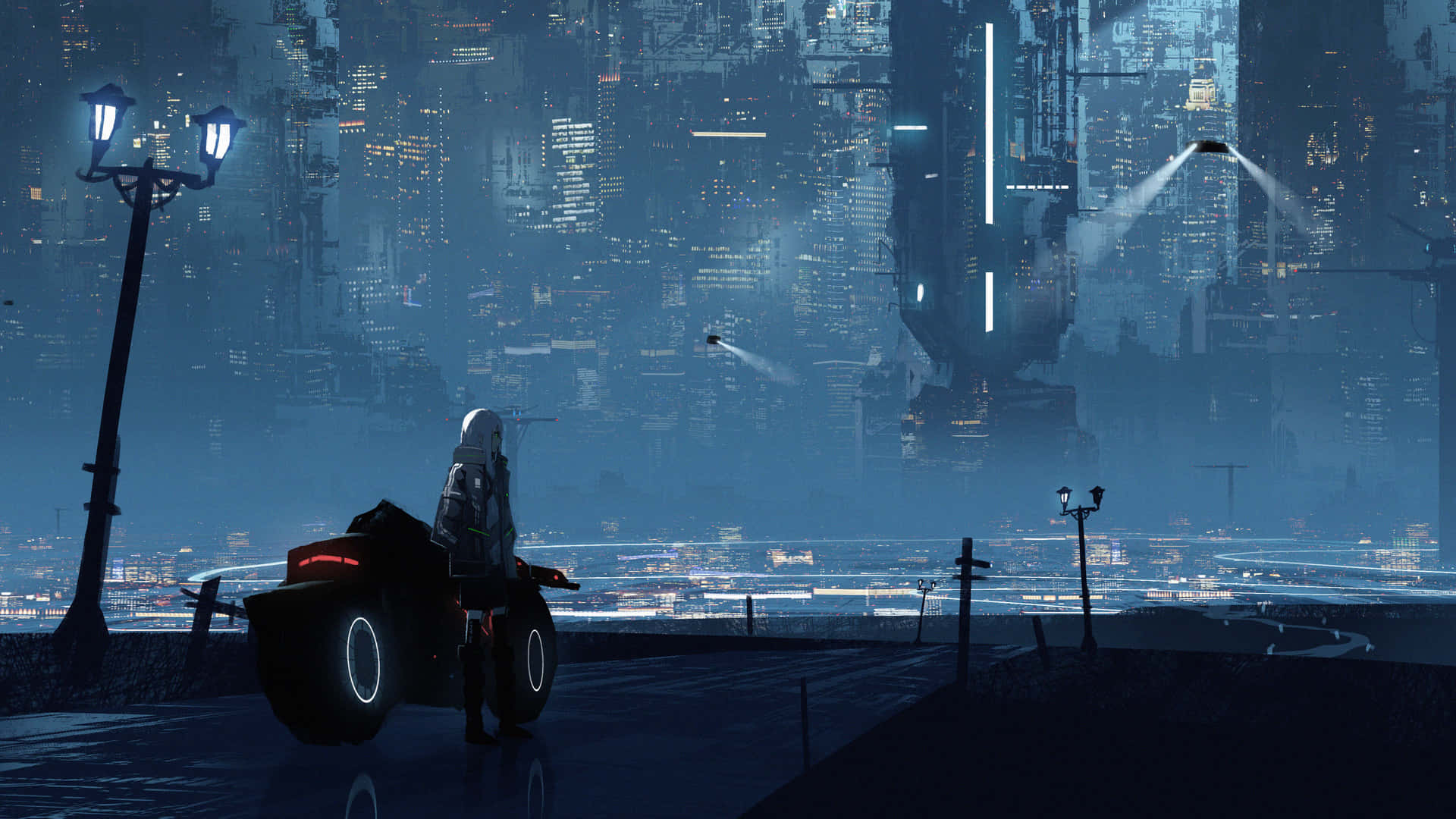 Cyberpunk Aesthetic 桌布 壁紙 — 一名孤獨的騎士騎著未來風格的機車，凝視著在朦朧夜空下高聳的霓虹燈光 cyberpunk 城市景觀。