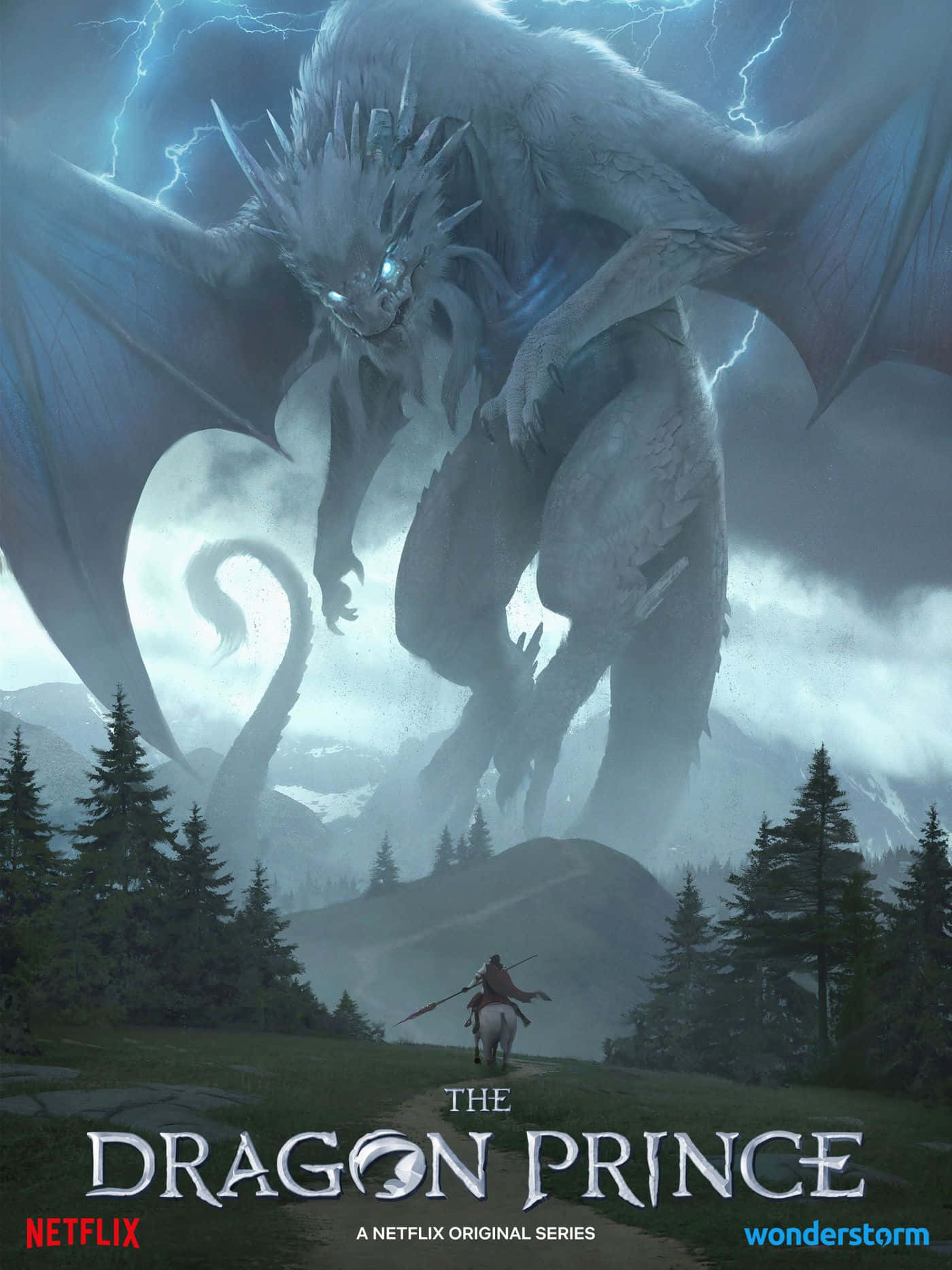 The Dragon Prince 桌布 壁紙 — 一名孤獨的騎手騎著馬，在暴風雨的山脈和閃電中，面對一隻眼睛發光的巨大龍。