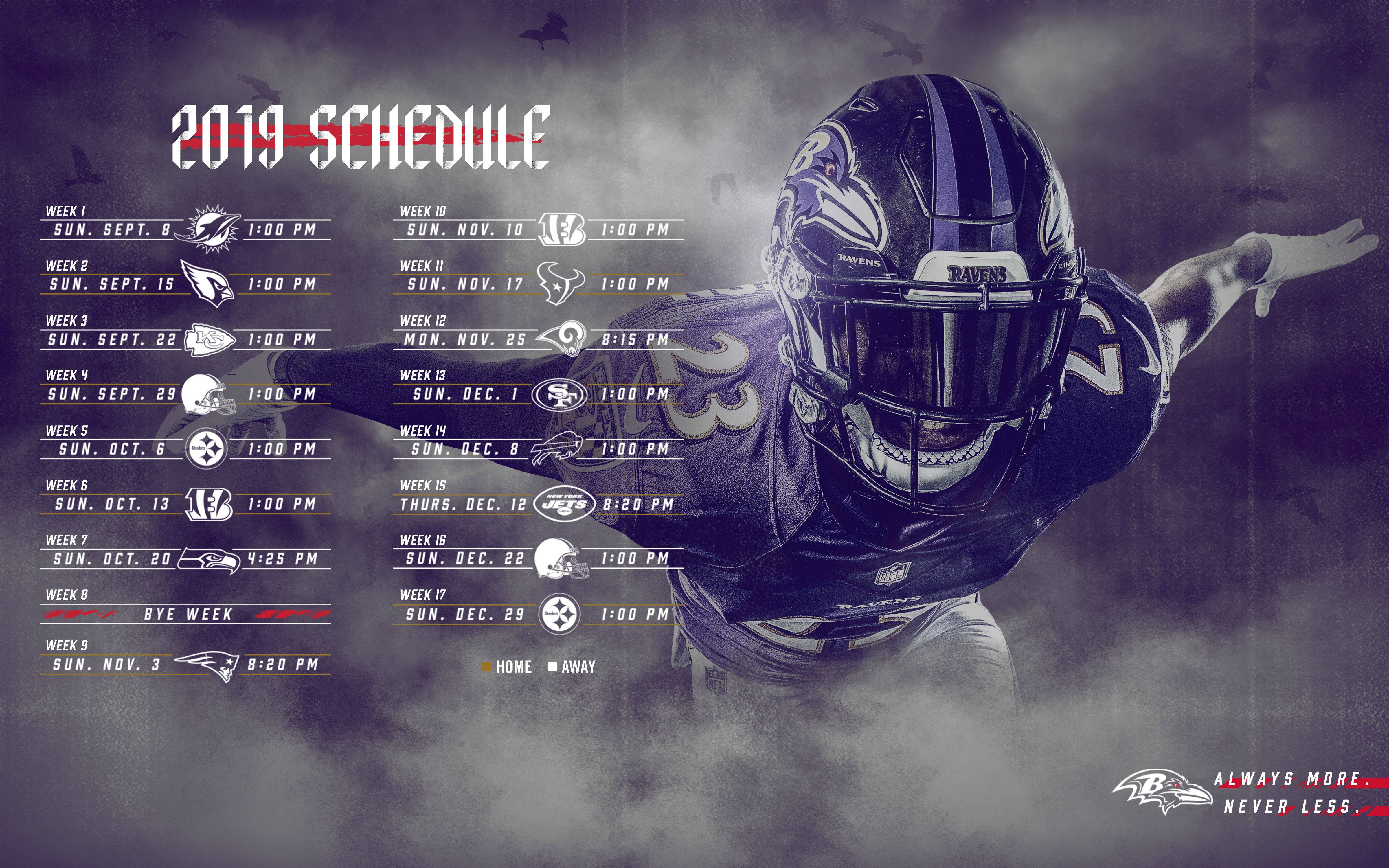 Ravens 桌布 壁紙 — 一名巴爾的摩烏鴉隊美式足球員戴著頭盔和穿著制服，在煙霧瀰漫的深色背景上動態跳躍，並疊加了2019年賽程表。