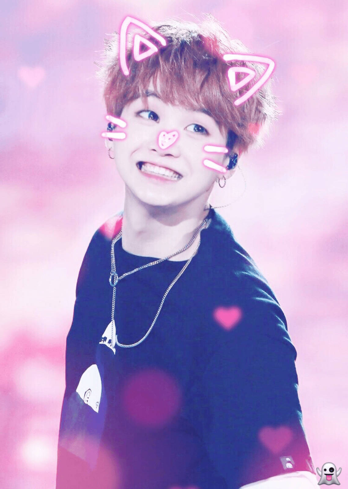 BTS 鎖定螢幕 桌布 壁紙 — 一名微笑的年輕男子，戴著貓耳和愛心濾鏡，背景是粉紅色散景。