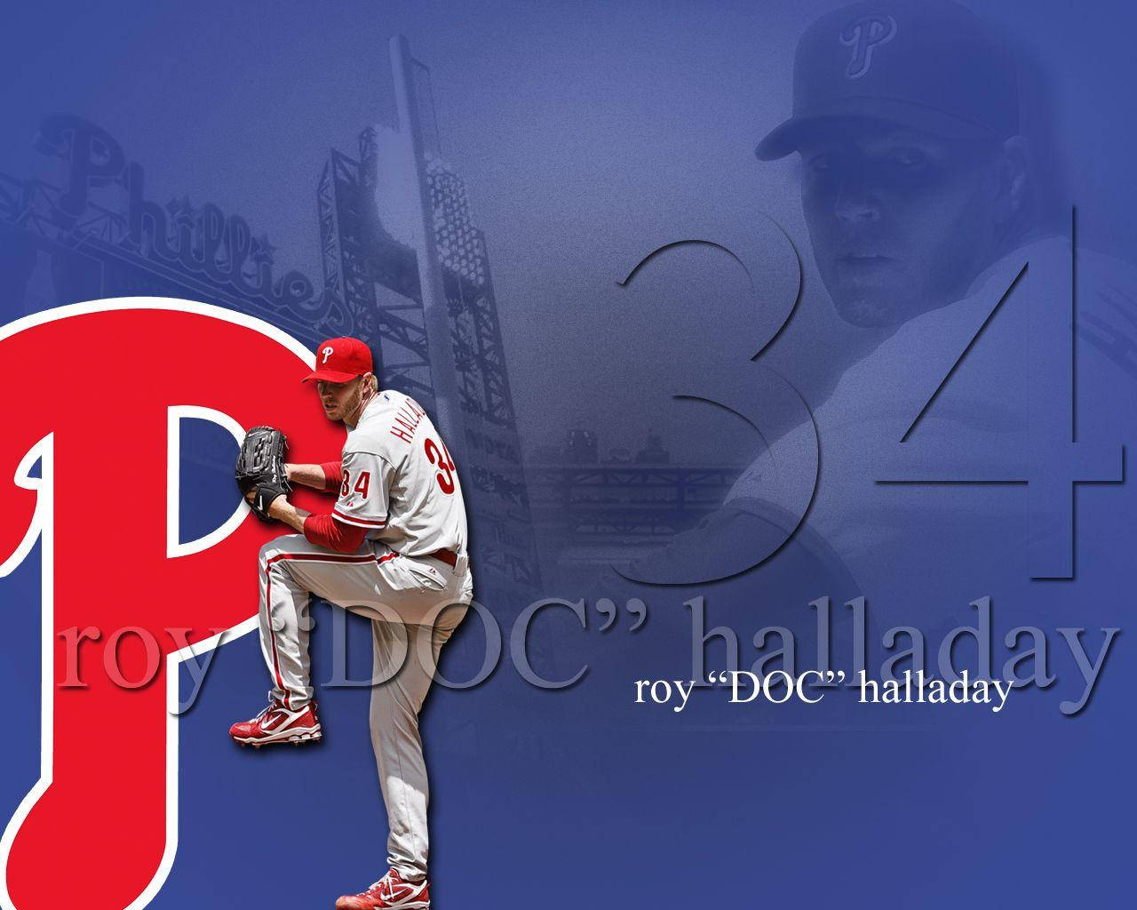 roy halladay 桌布 壁紙 — 一名戴紅色帽、穿白色球衣的棒球投手在藍色背景上投球，背景有大型紅色 'P' 和褪色的球場影像。